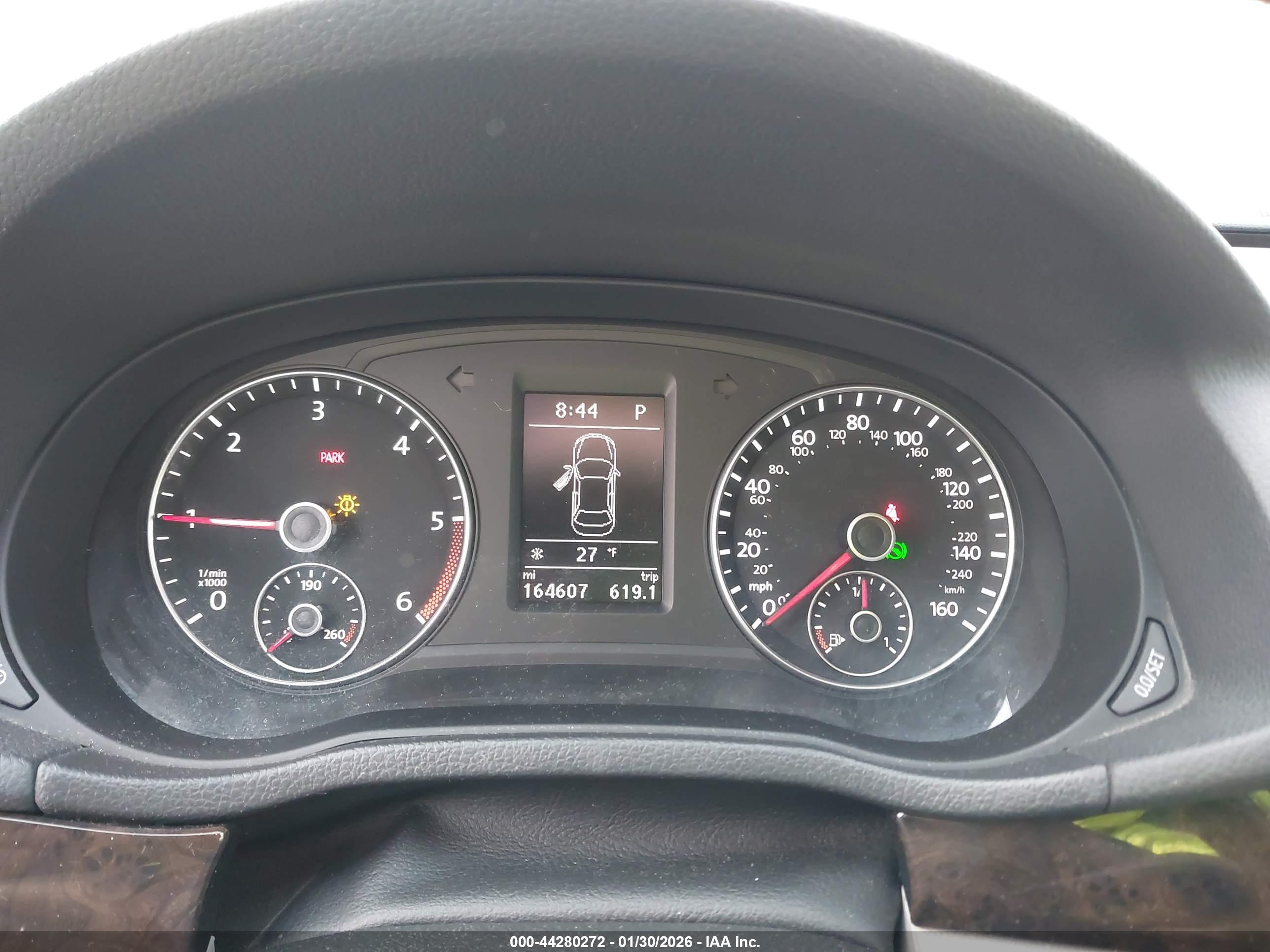 VOLKSWAGEN PASSAT image 7