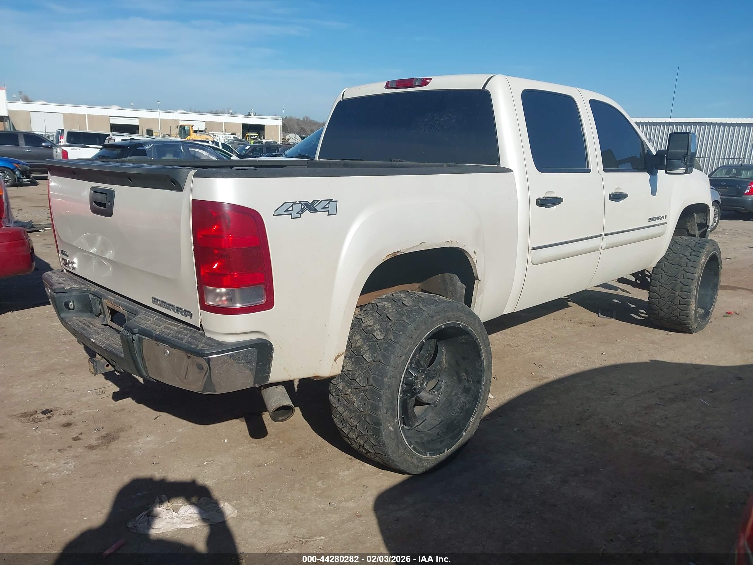 GMC SIERRA image 4