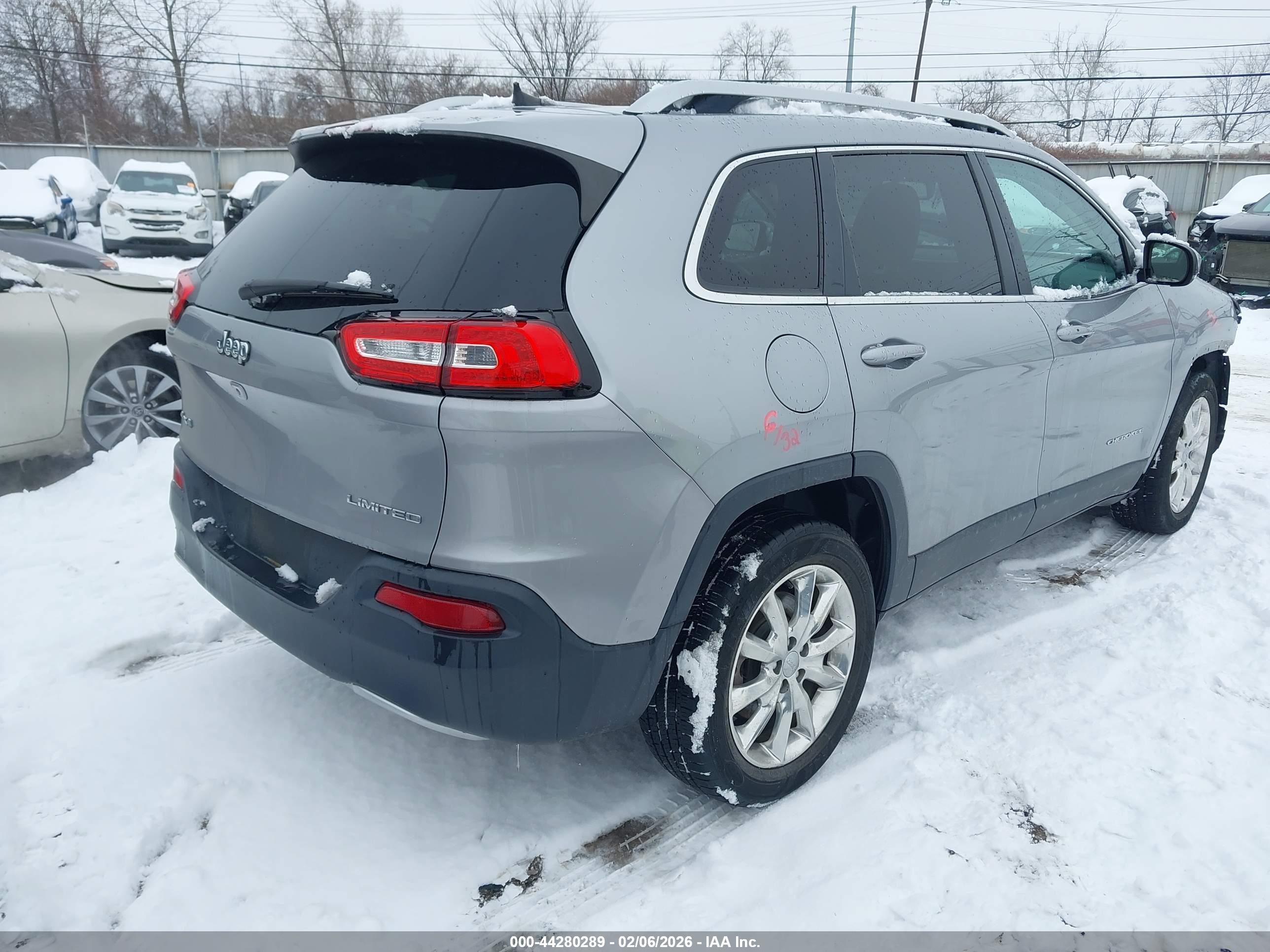JEEP CHEROKEE image 4