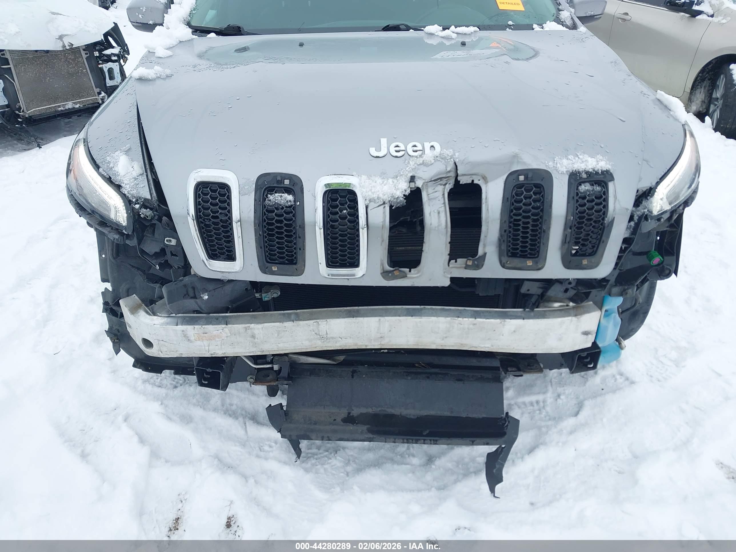 JEEP CHEROKEE image 6