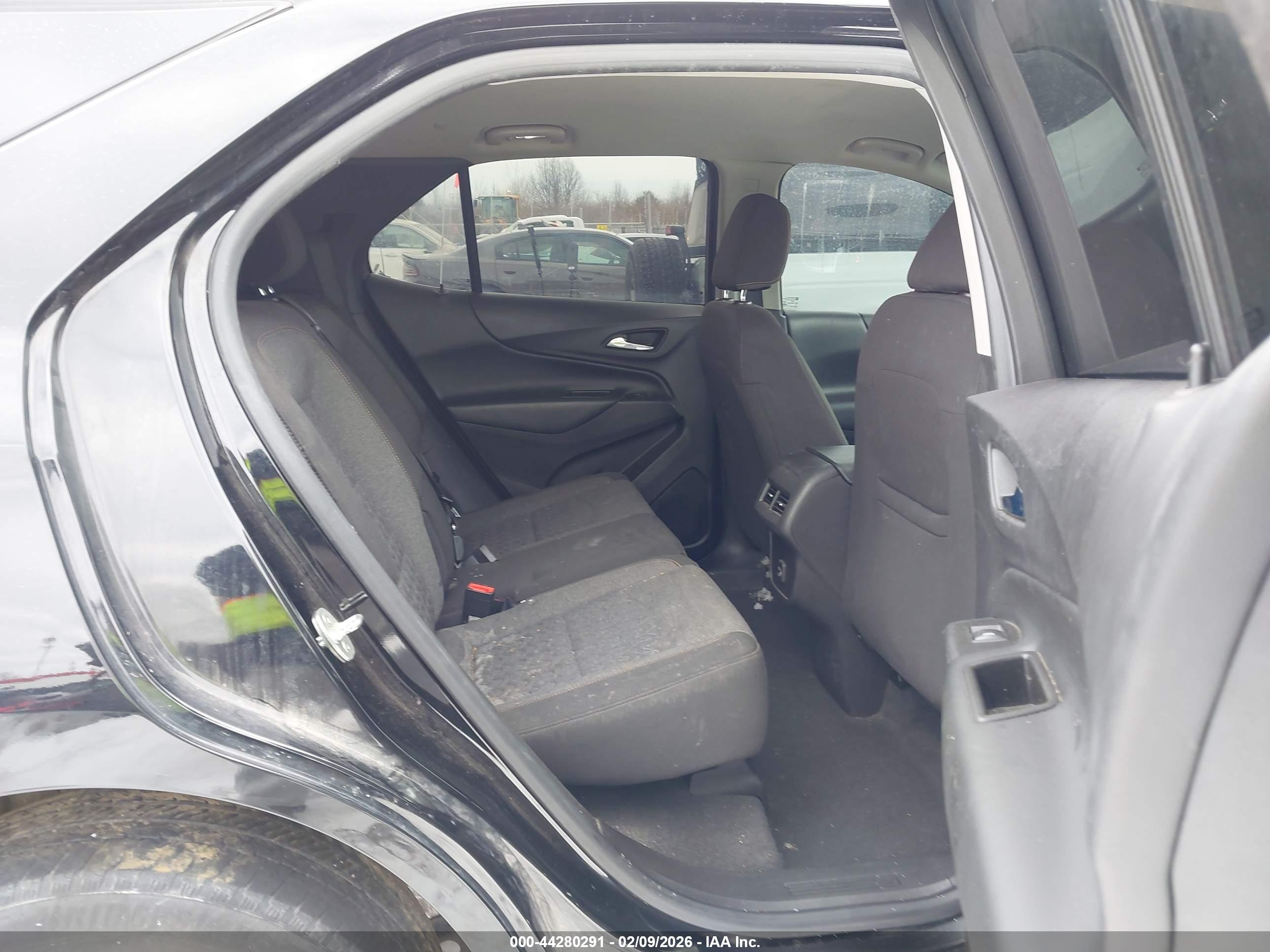 CHEVROLET EQUINOX image 8