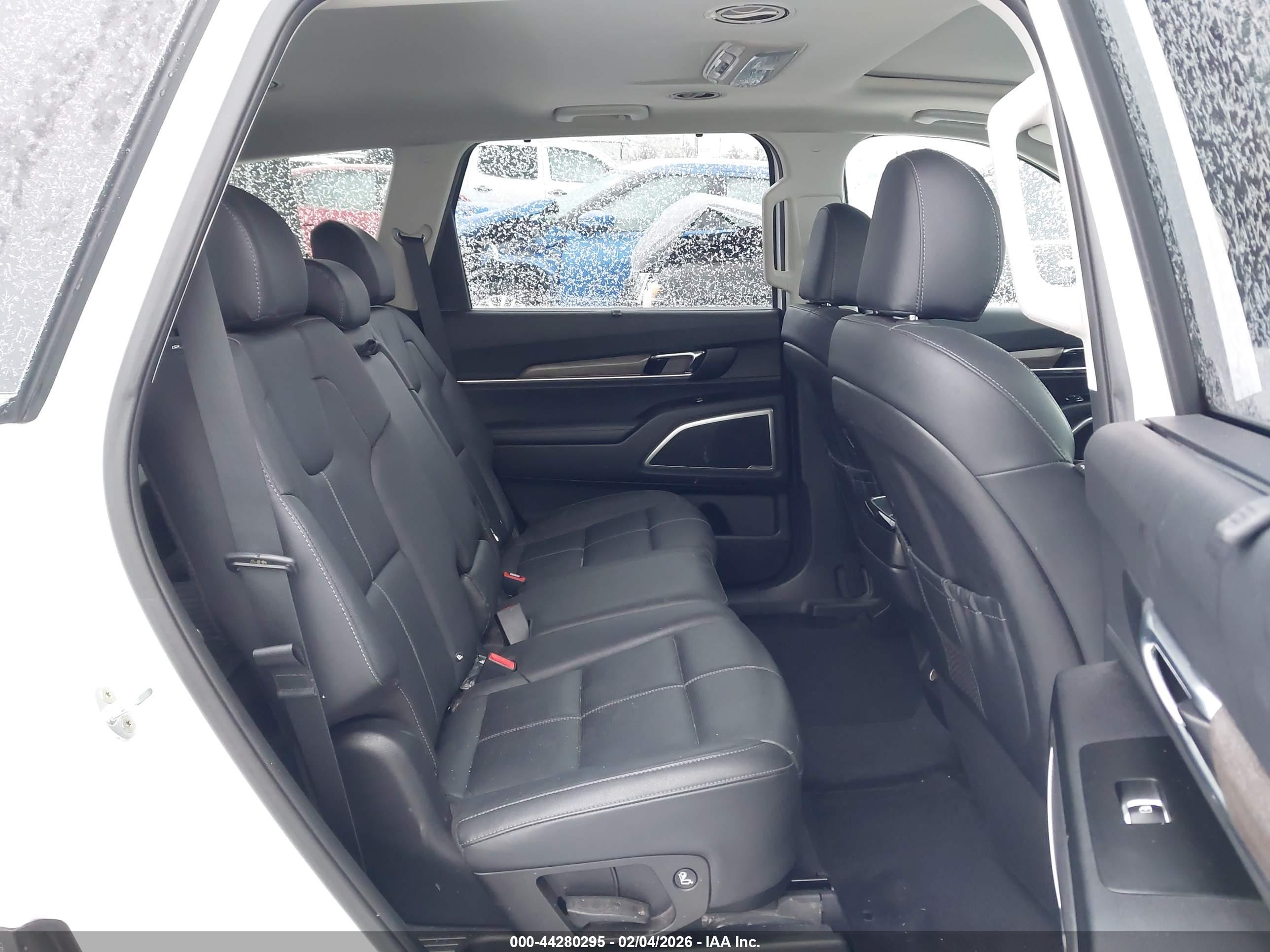 KIA TELLURIDE image 8