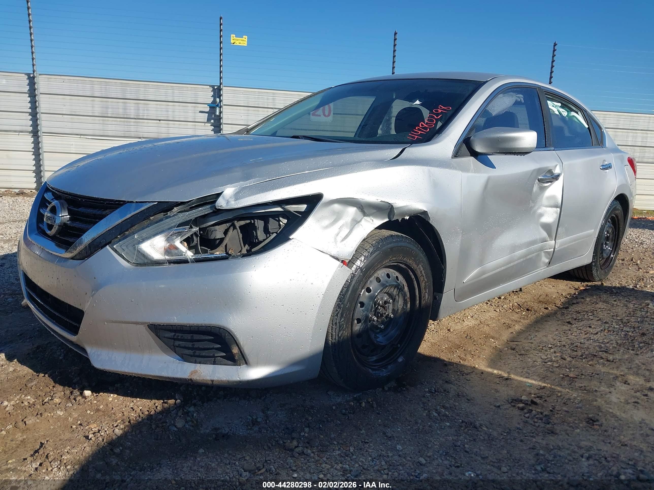 NISSAN ALTIMA image 2