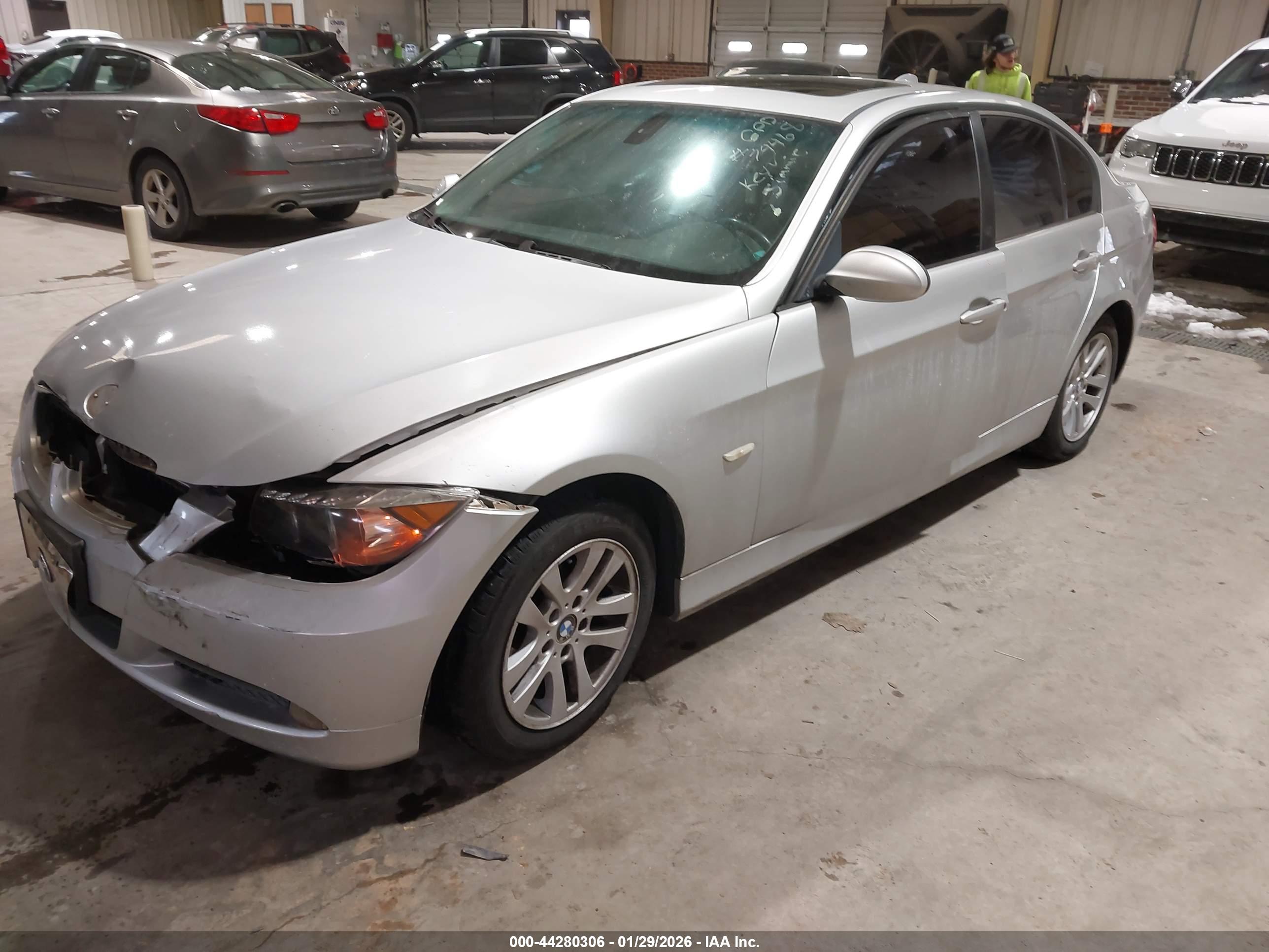 BMW 328I image 2