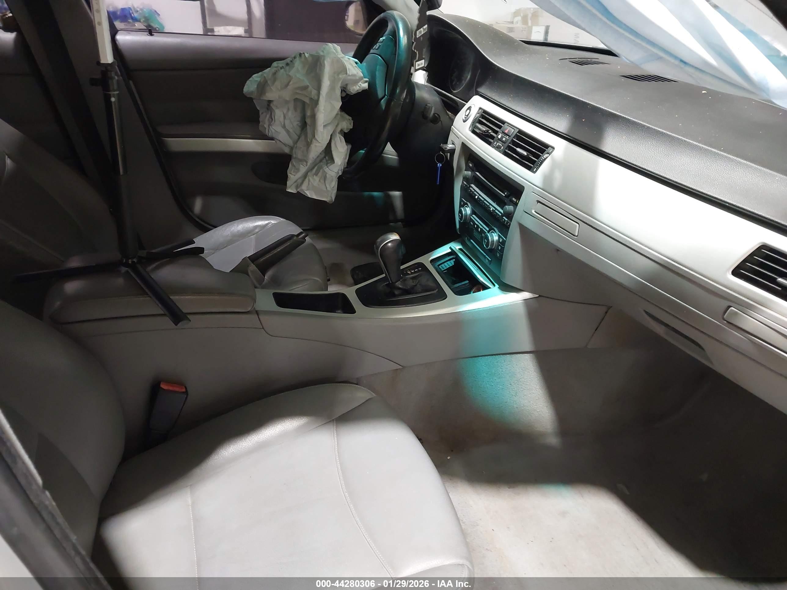 BMW 328I image 5