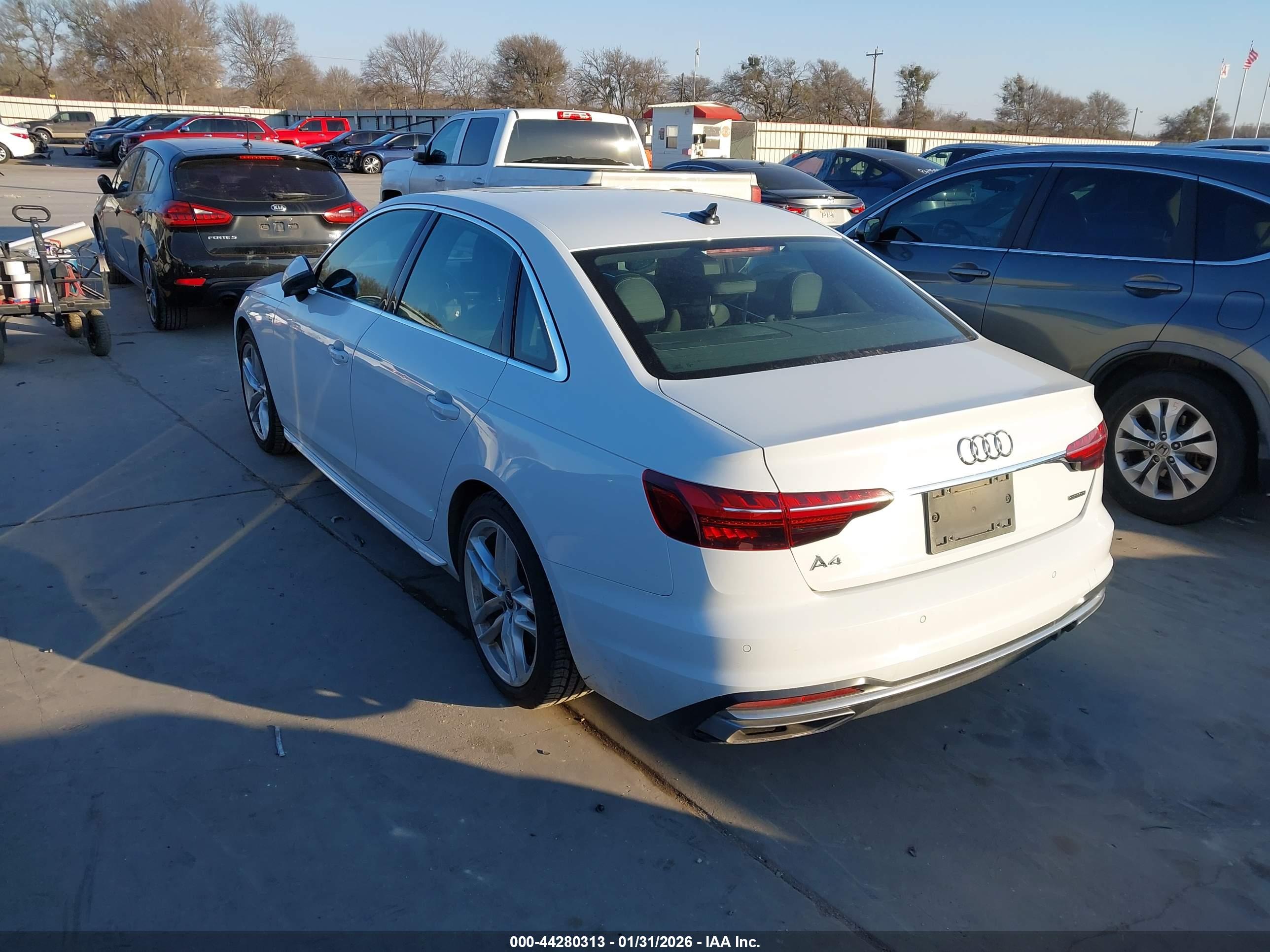 AUDI A4 image 3