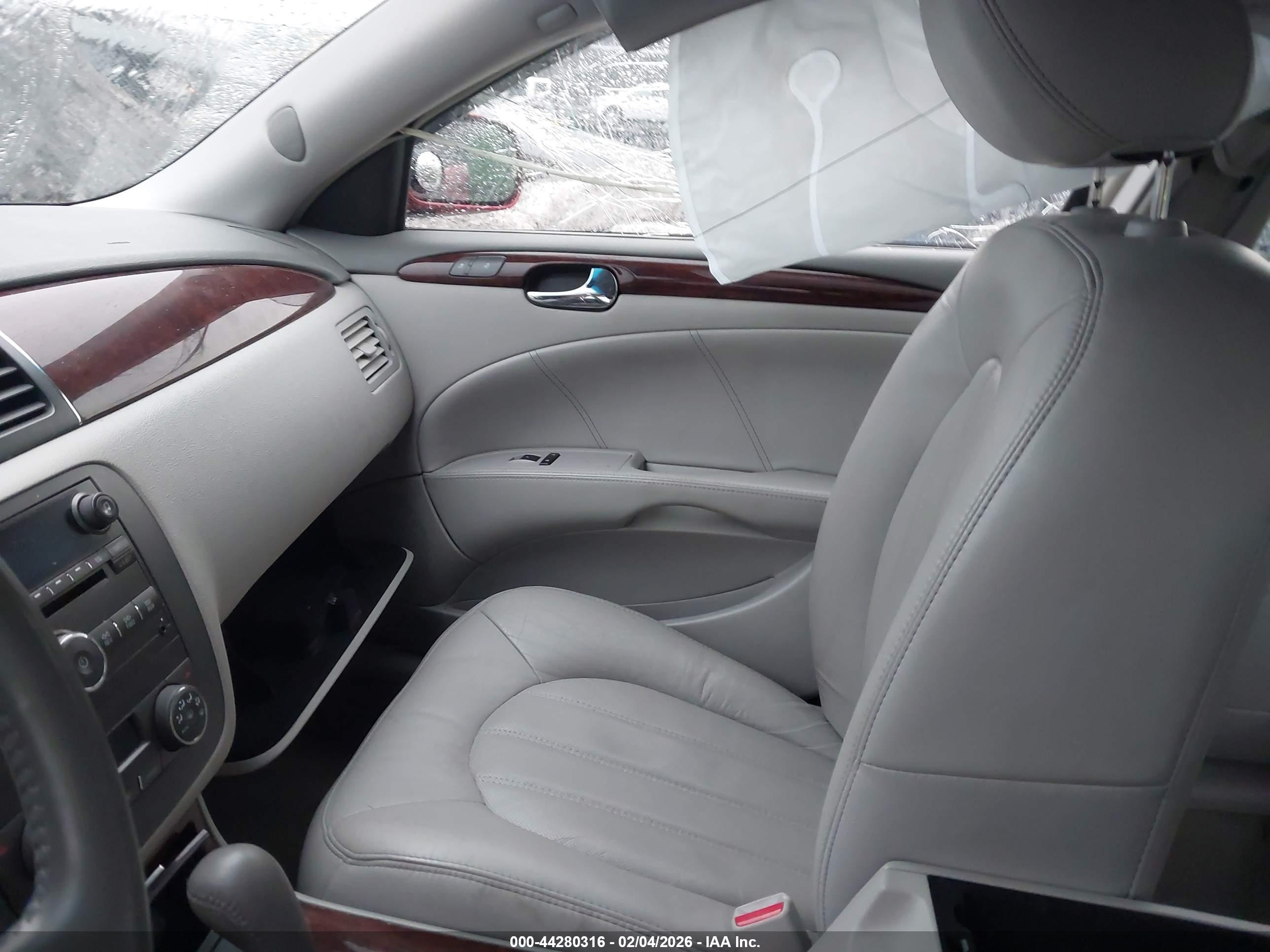 BUICK LUCERNE image 5