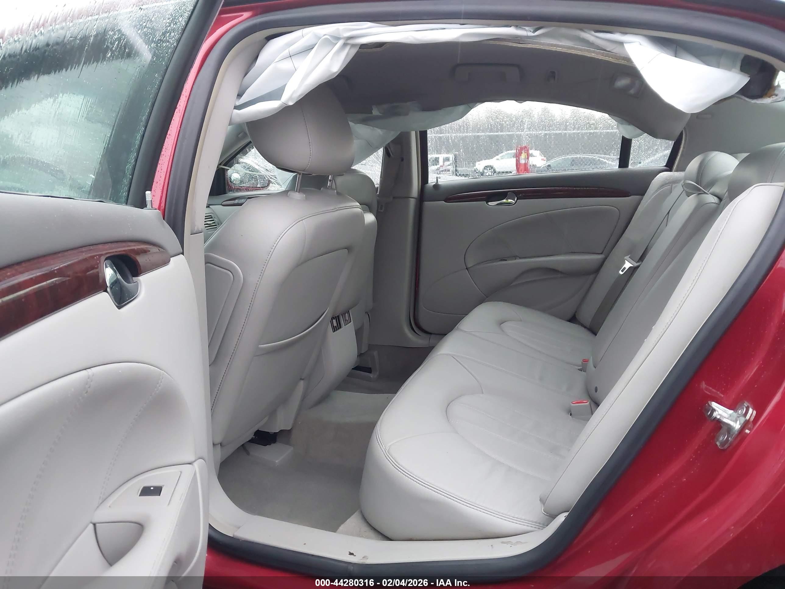 BUICK LUCERNE image 8