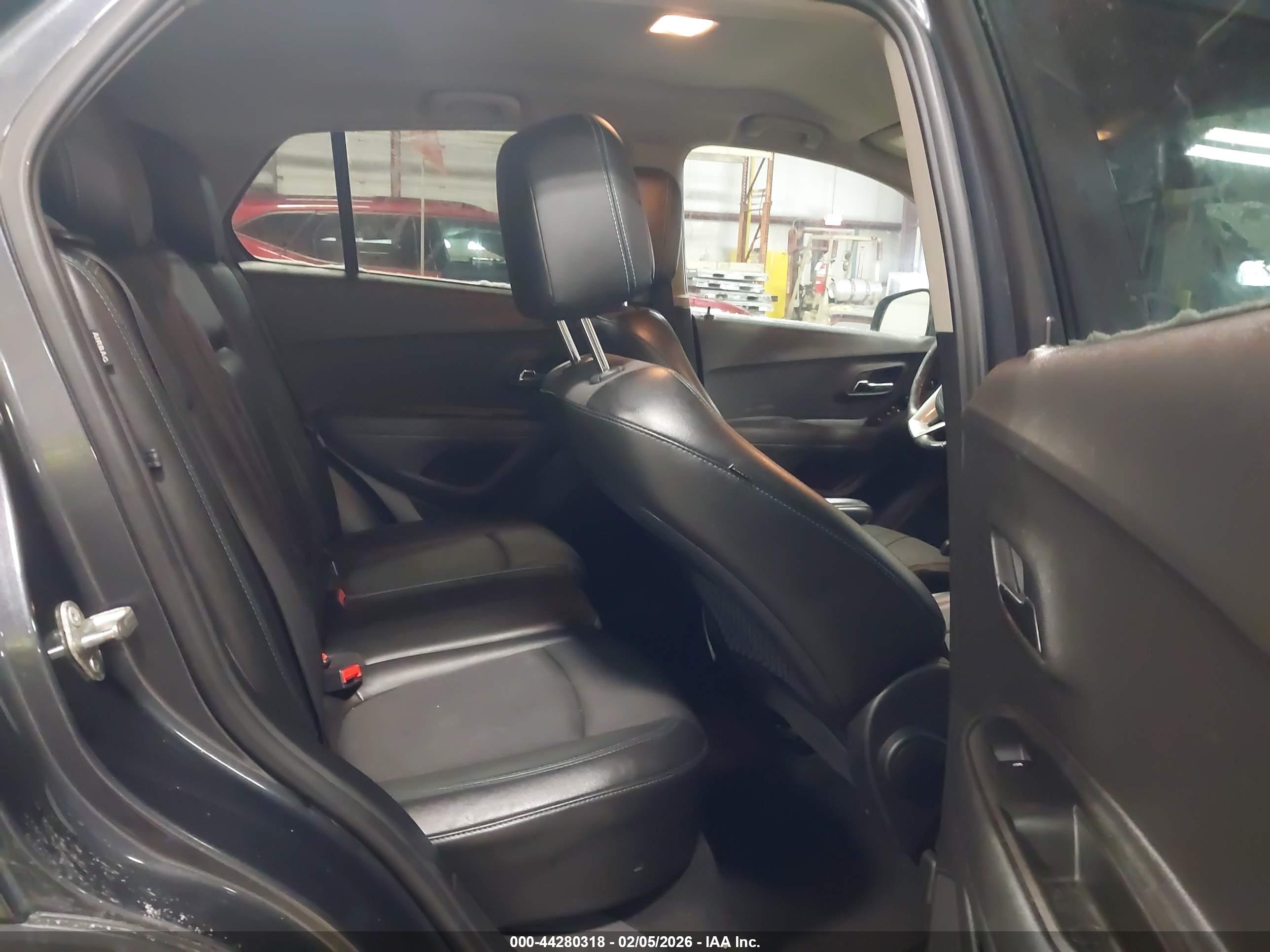 CHEVROLET TRAX image 8