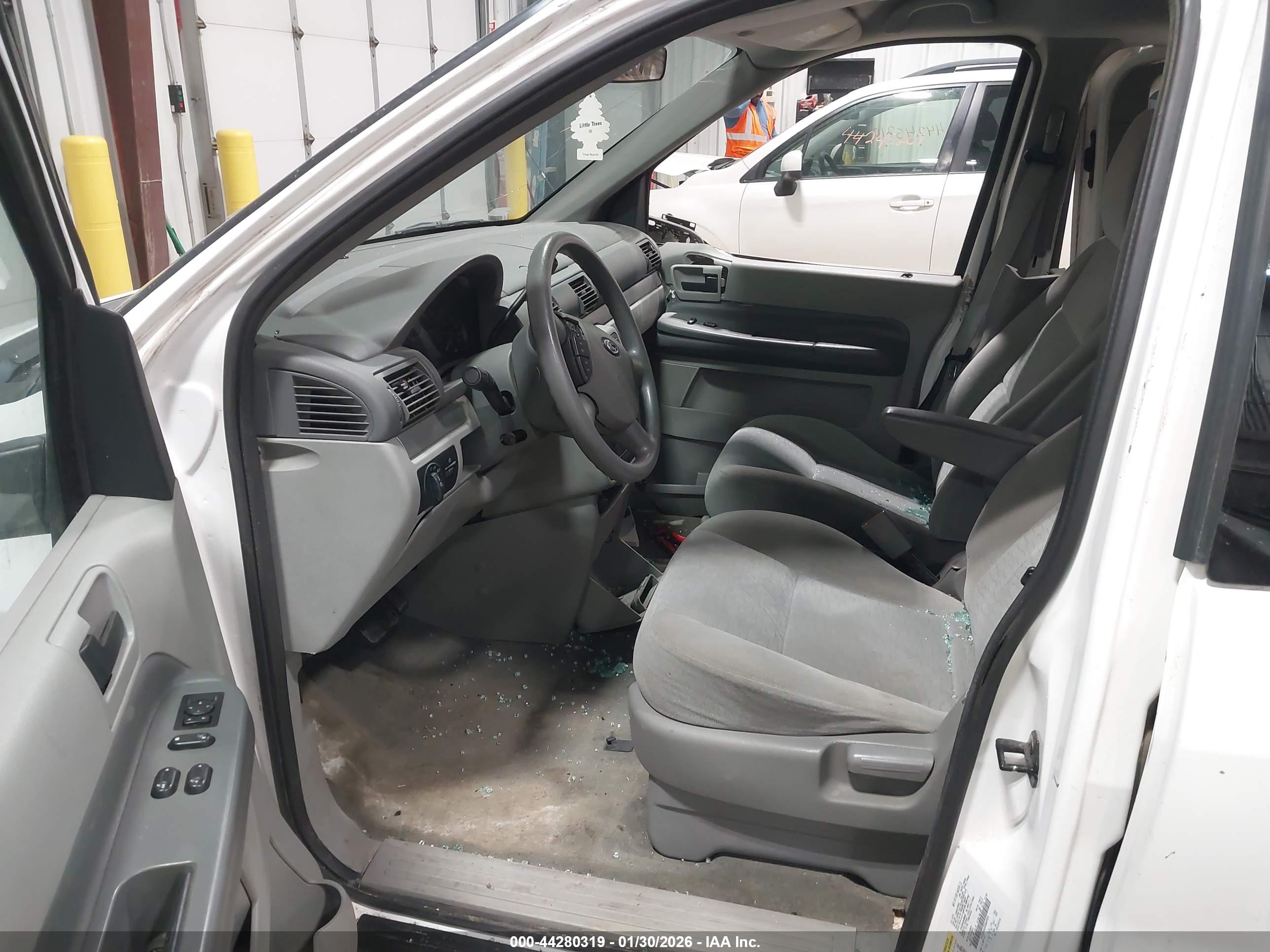 FORD FREESTAR image 5