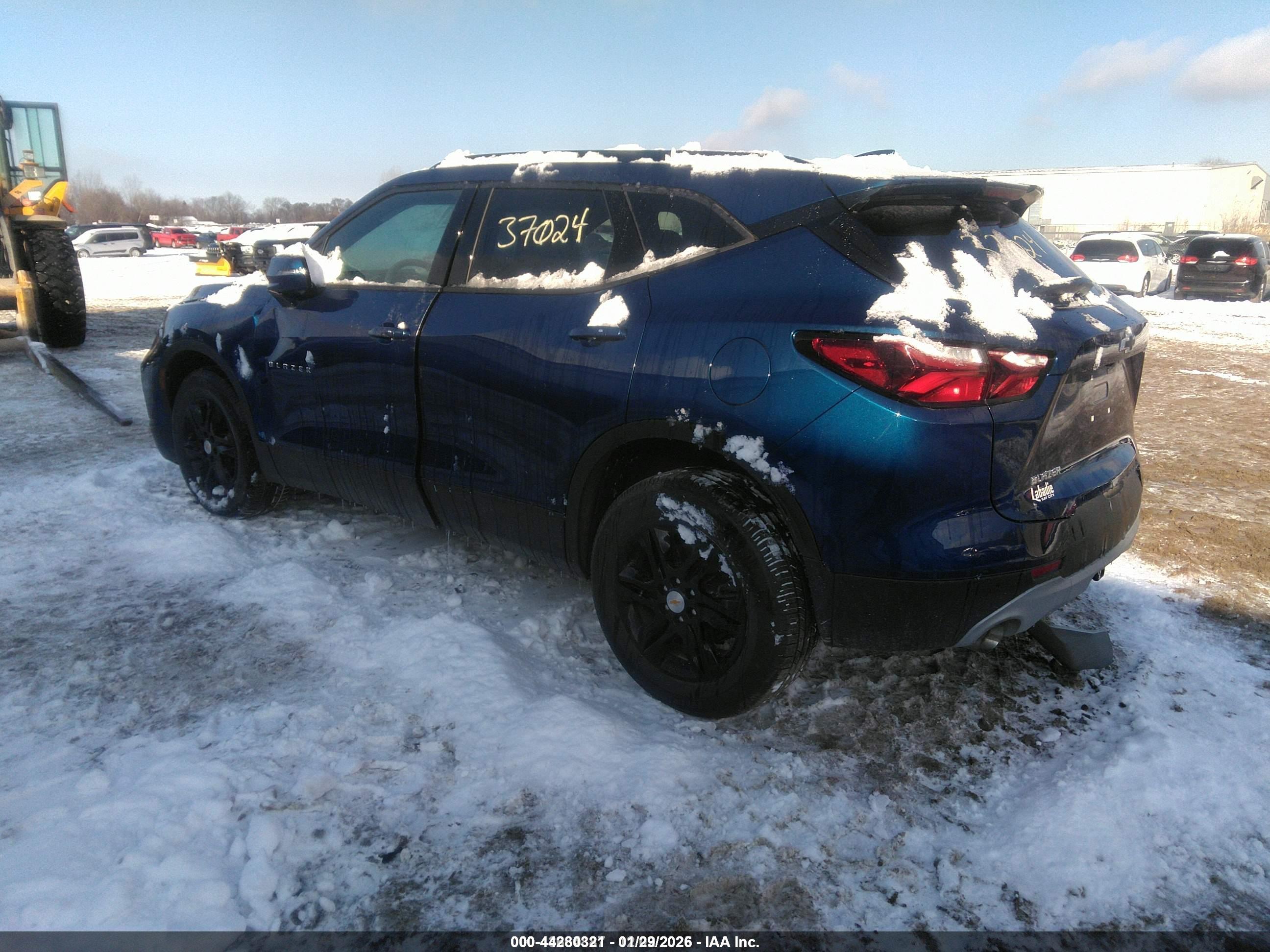 CHEVROLET BLAZER image 3