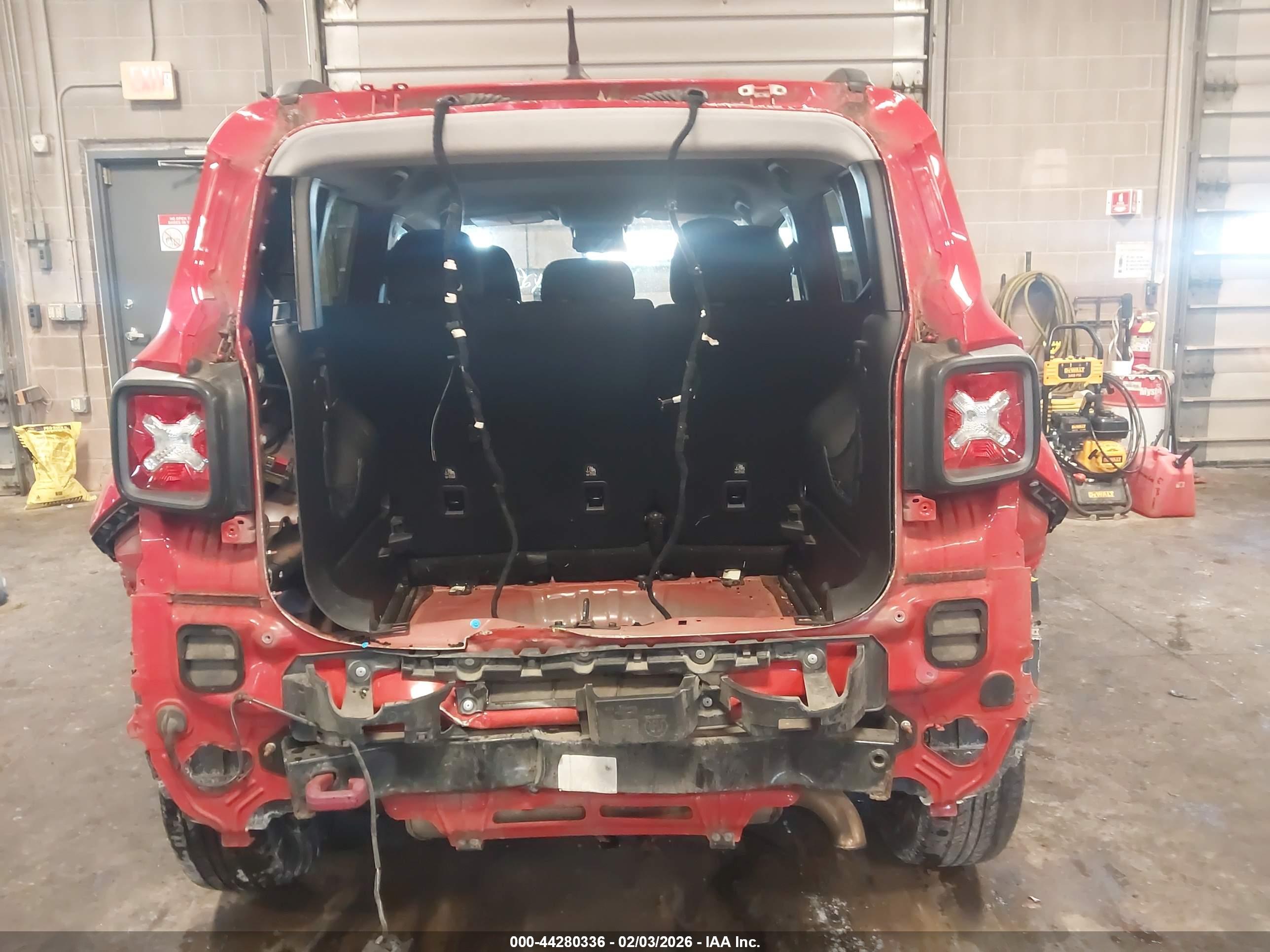 JEEP RENEGADE image 6