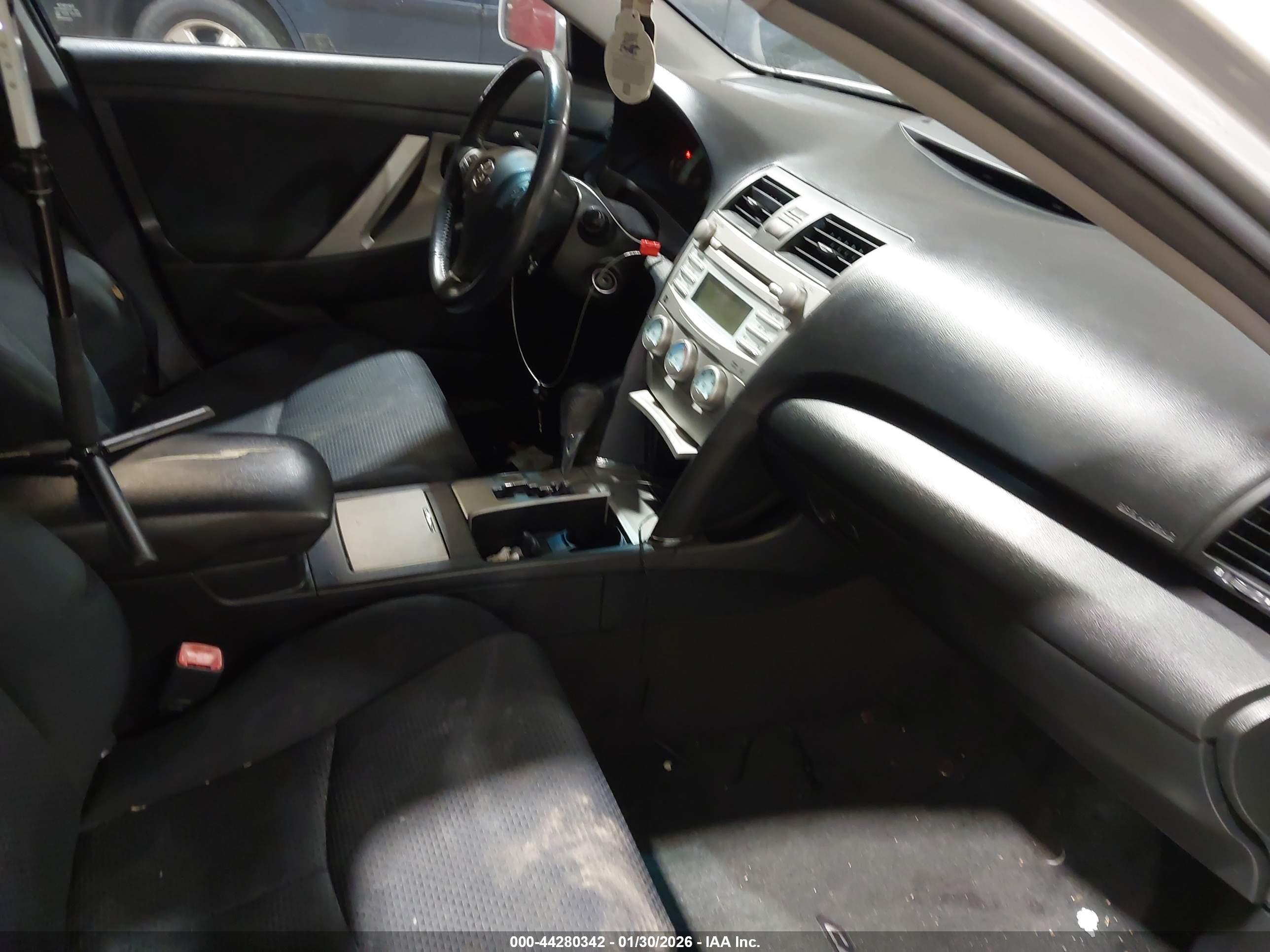 TOYOTA CAMRY image 5