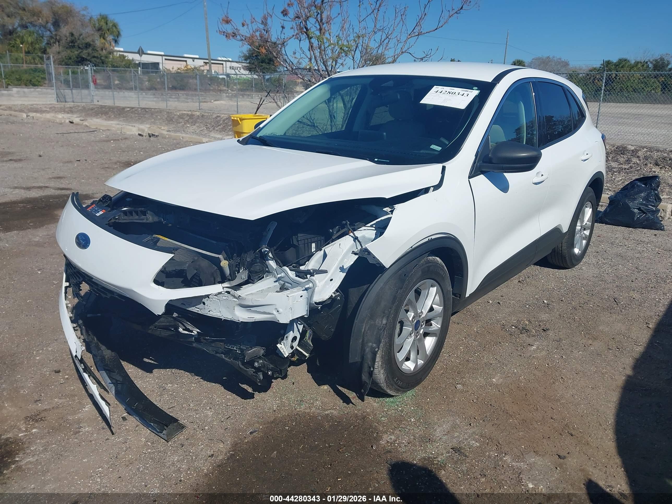 FORD ESCAPE image 2