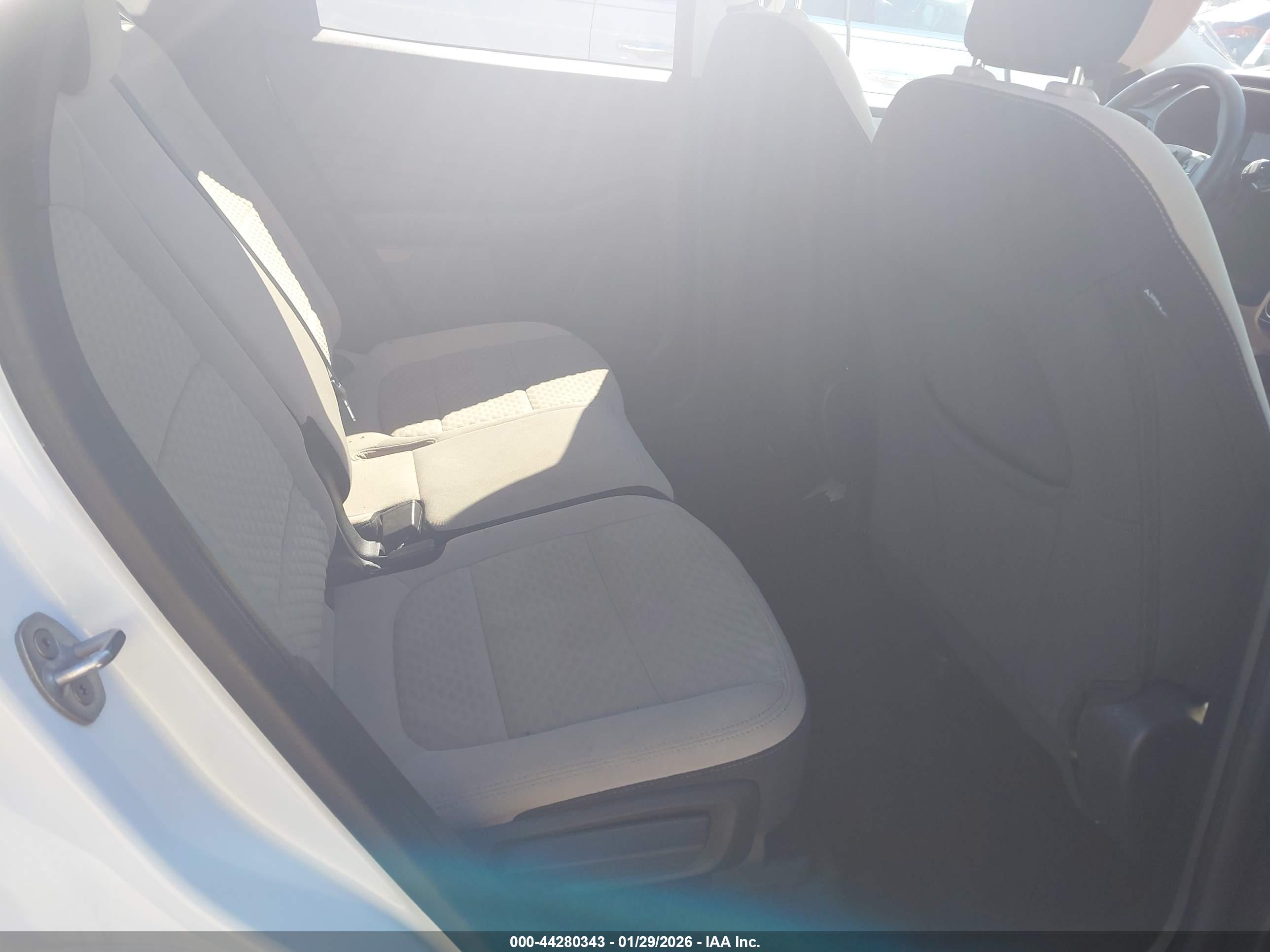 FORD ESCAPE image 8