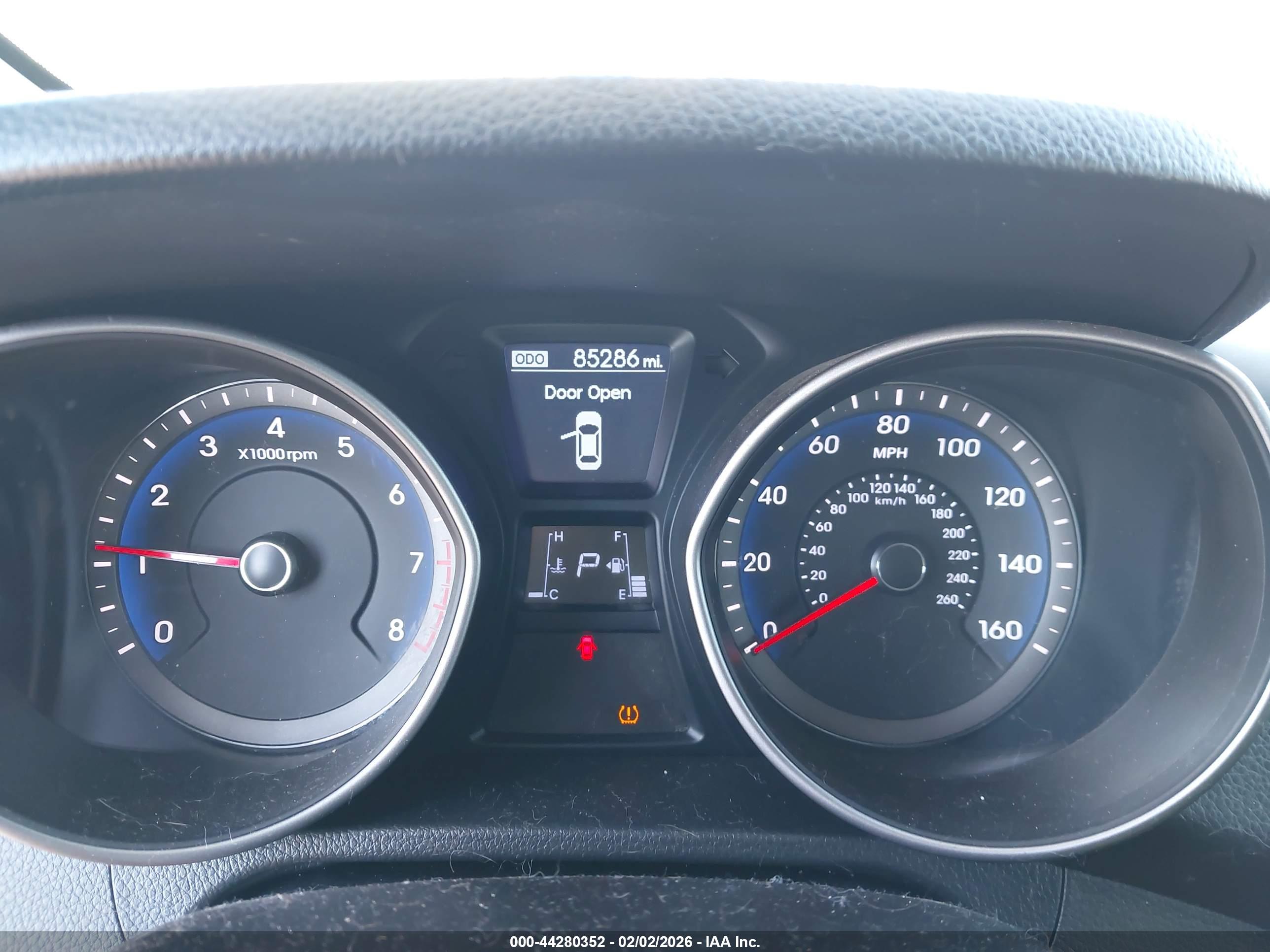 HYUNDAI ELANTRA image 7