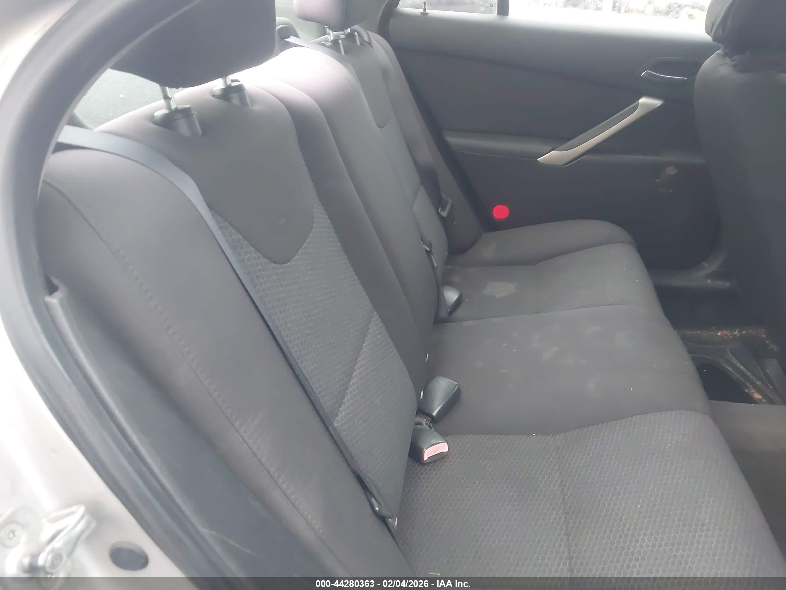 PONTIAC G6 image 8