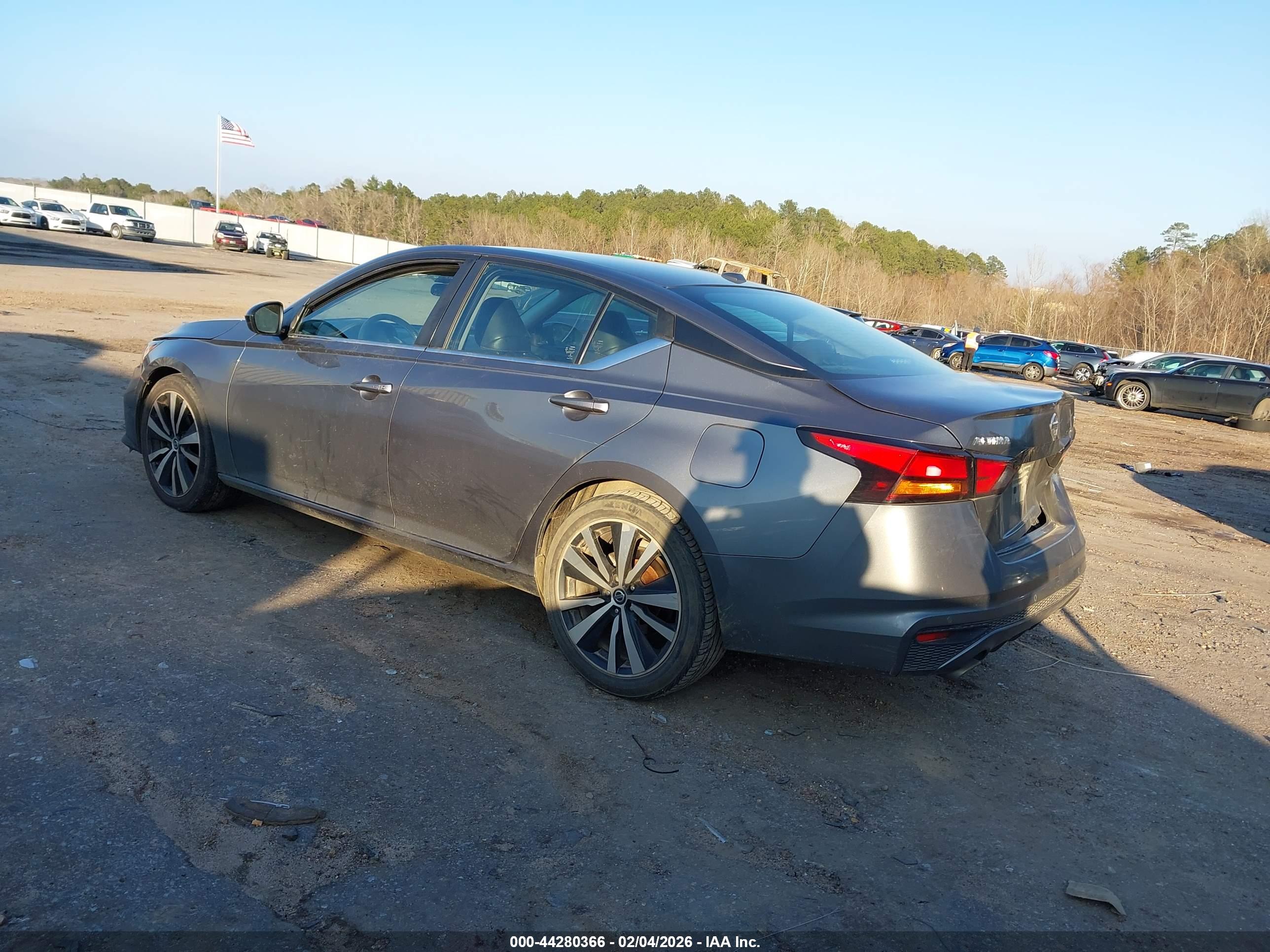 NISSAN ALTIMA image 3