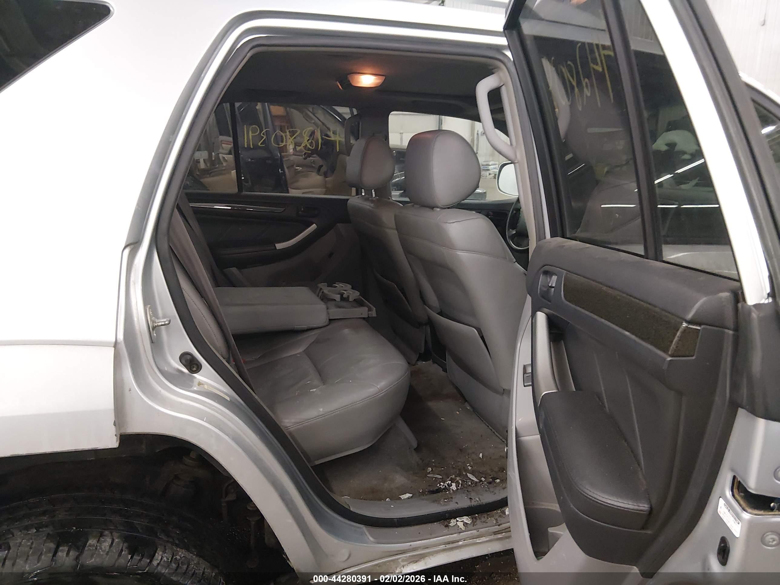 TOYOTA 4RUNNER image 8