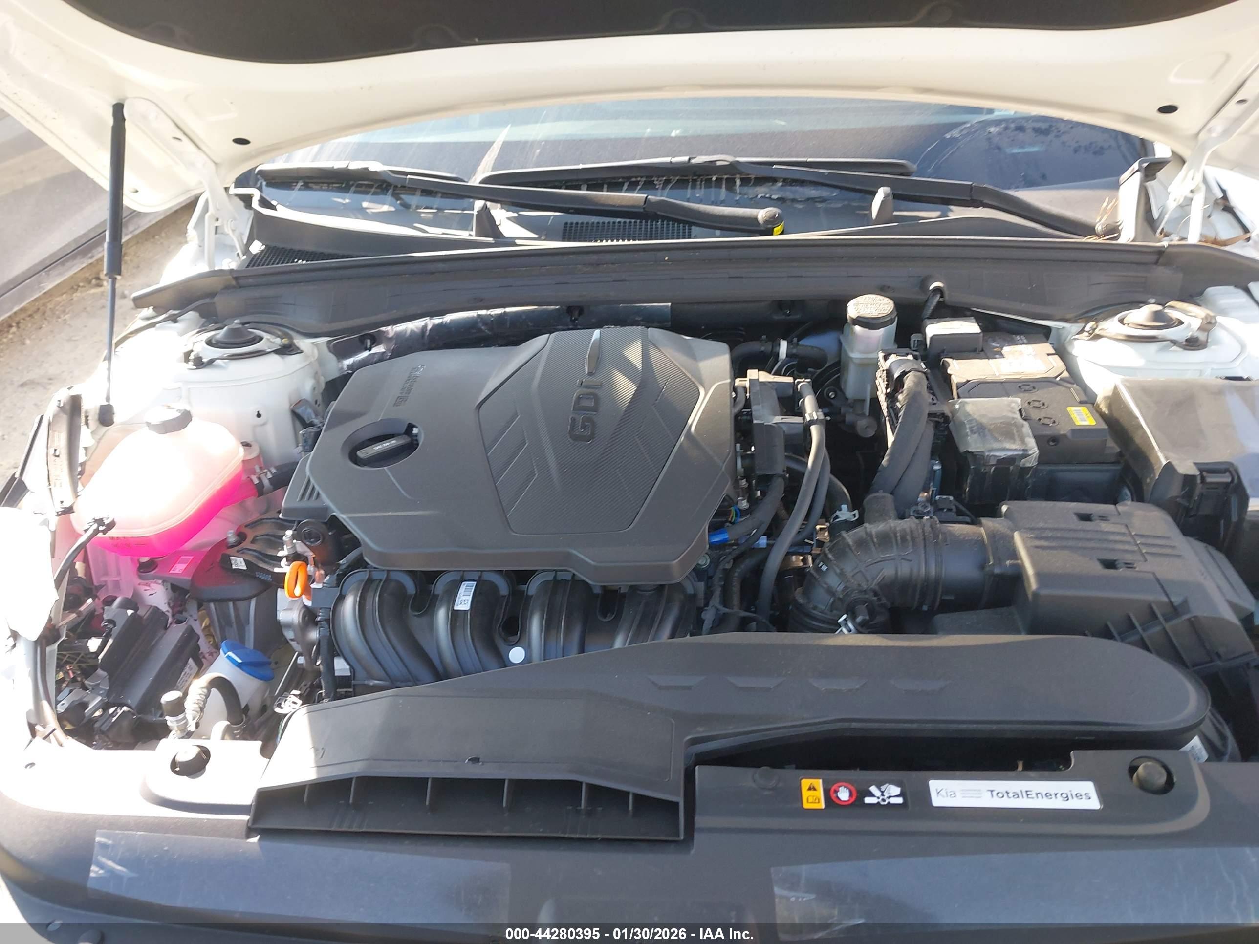 KIA K5 image 10