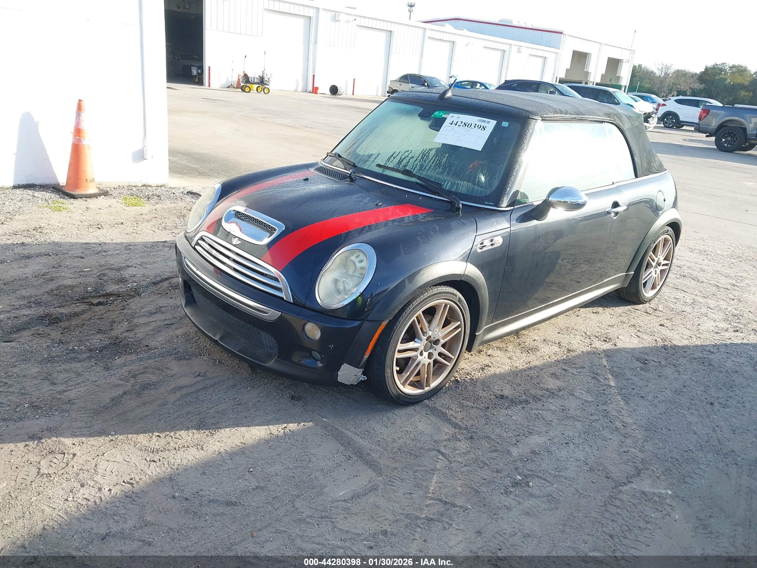 MINI COOPER image 2