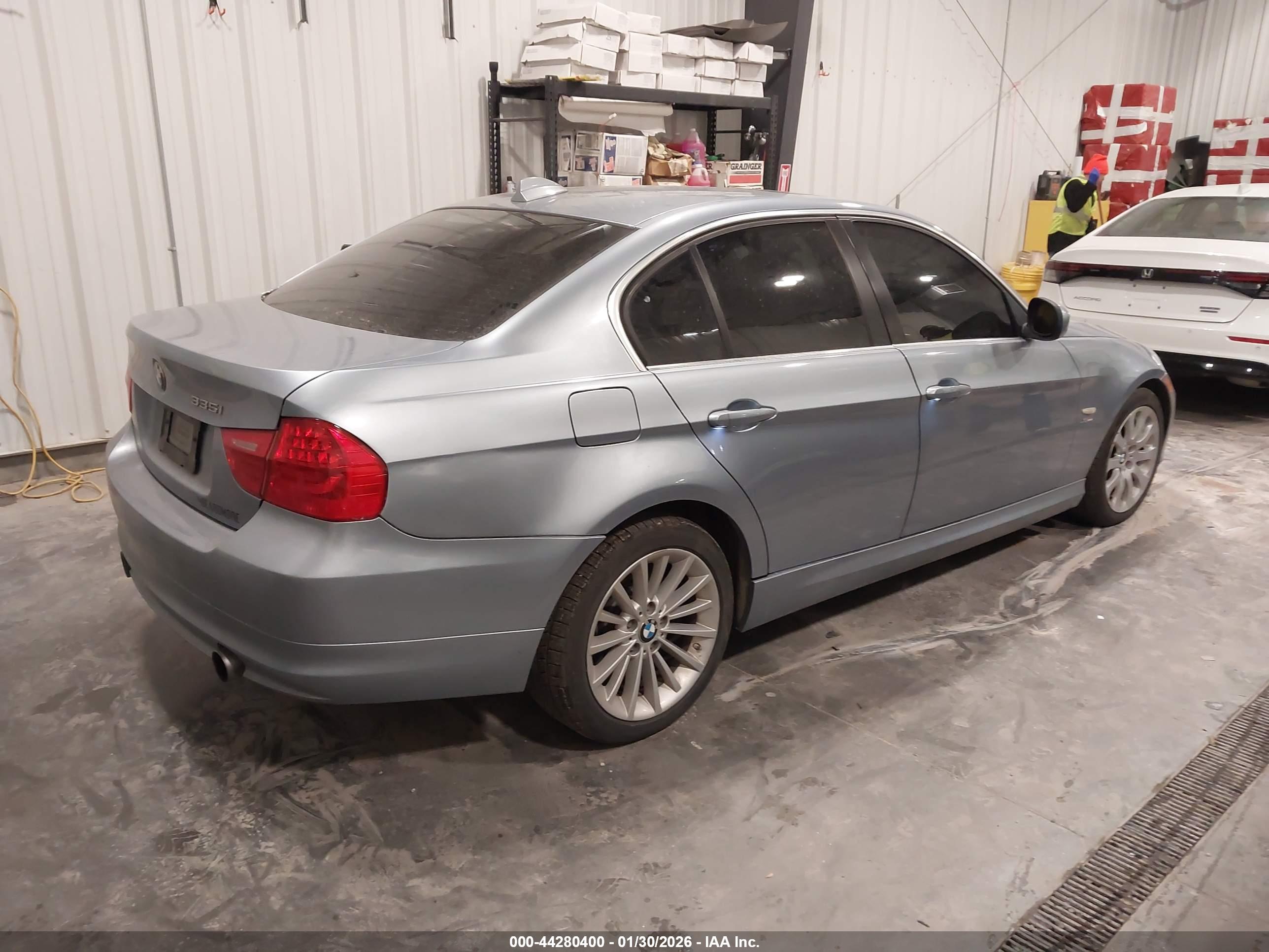 BMW 335I image 4