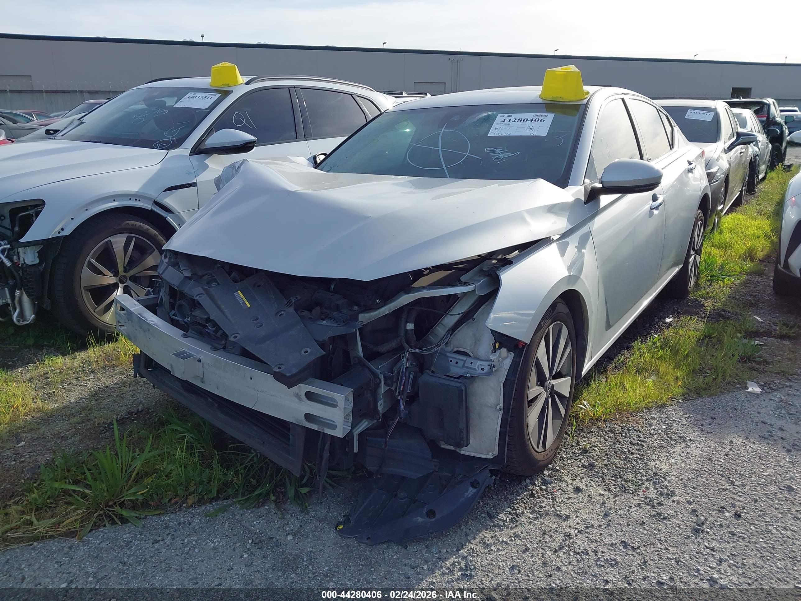 NISSAN ALTIMA image 2