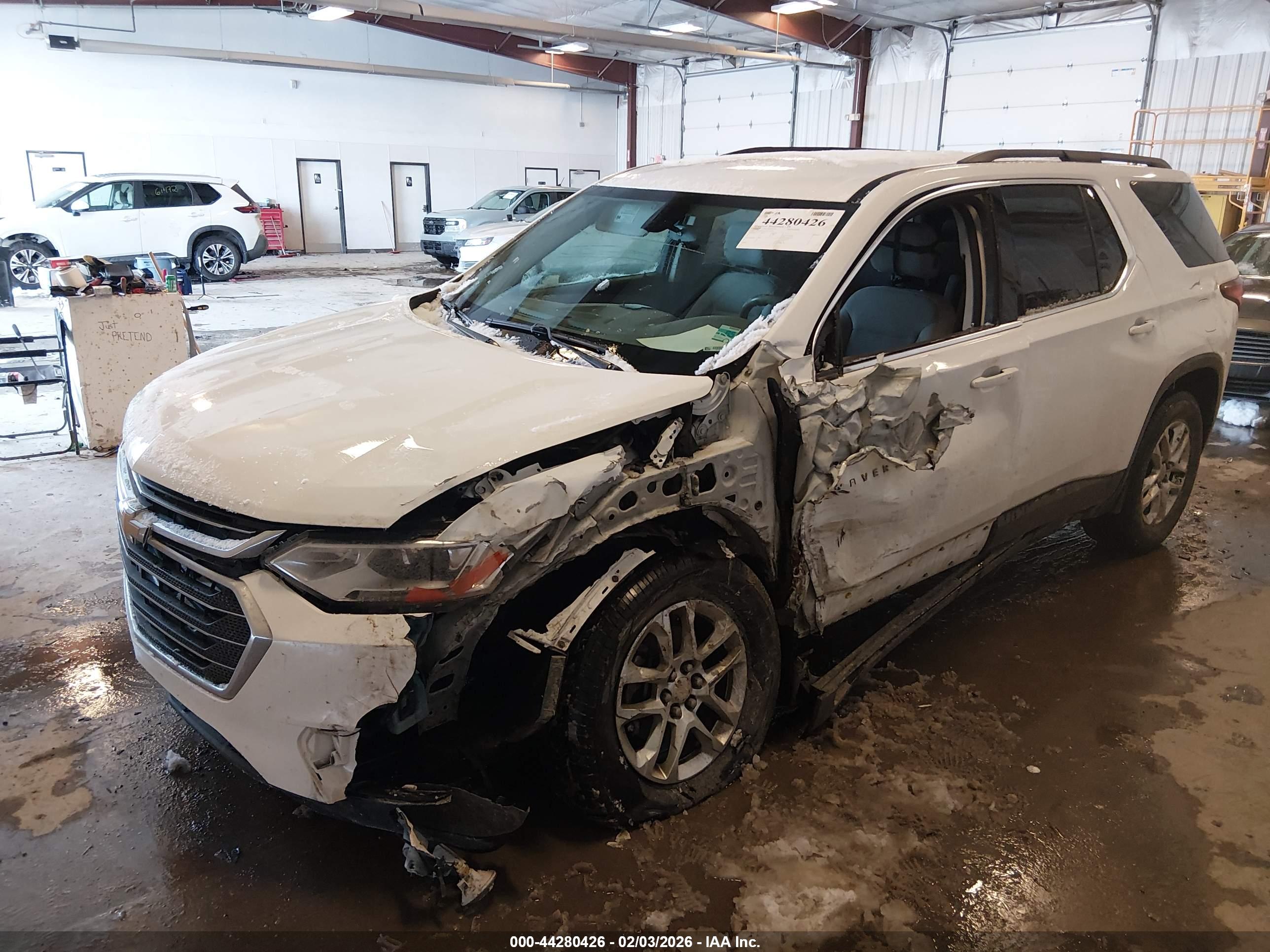 CHEVROLET TRAVERSE image 2