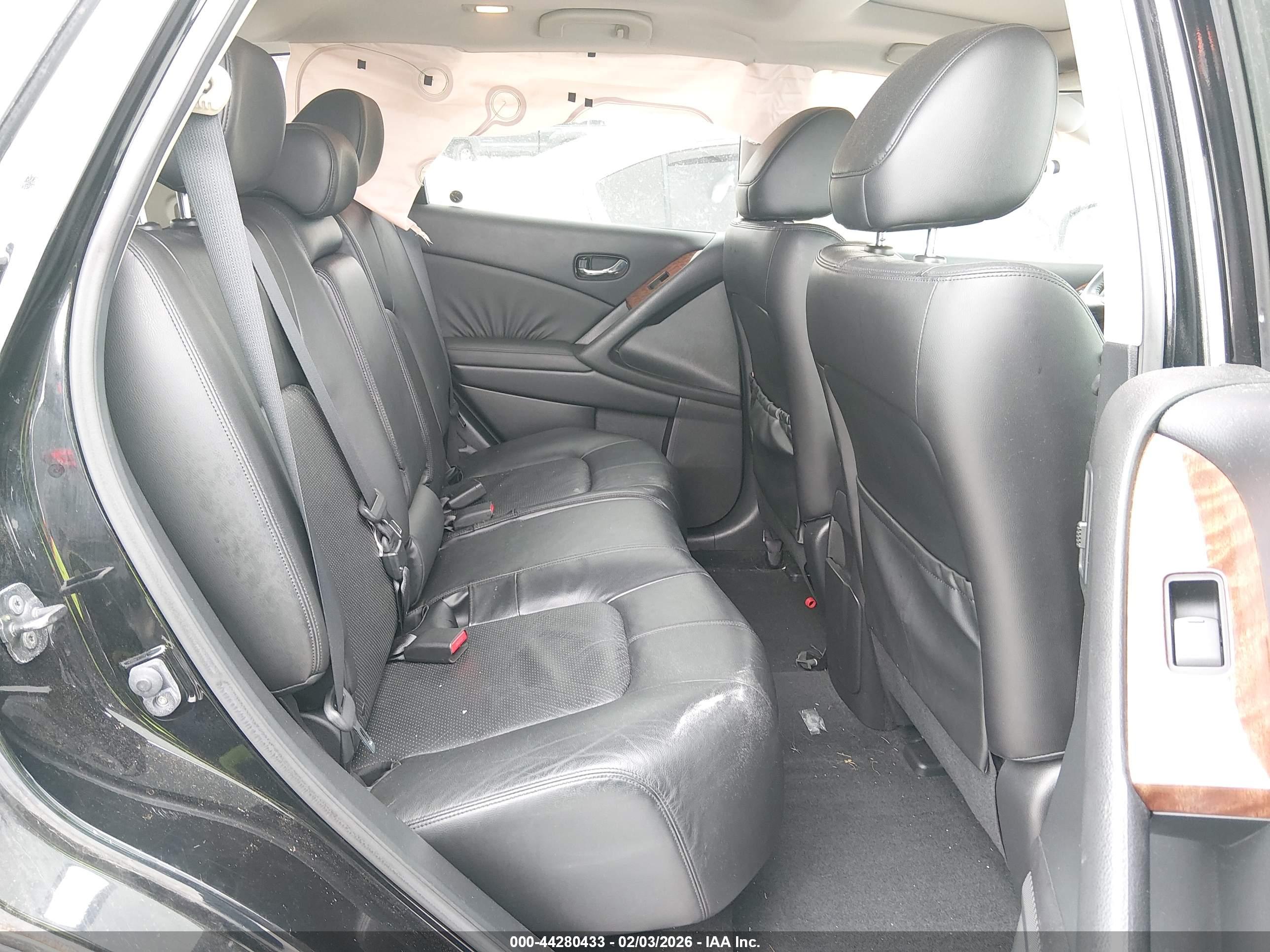 NISSAN MURANO image 8