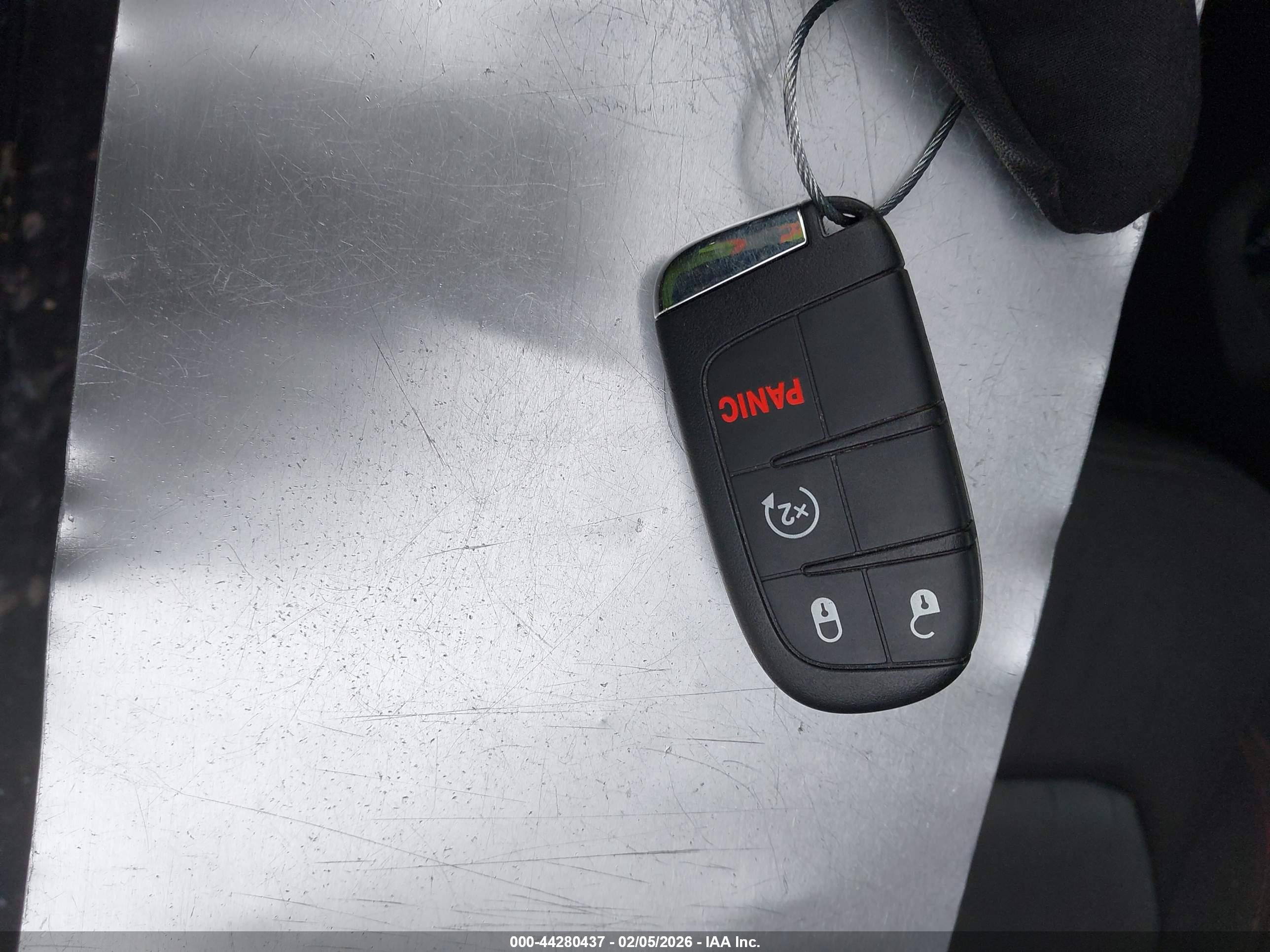JEEP RENEGADE image 11
