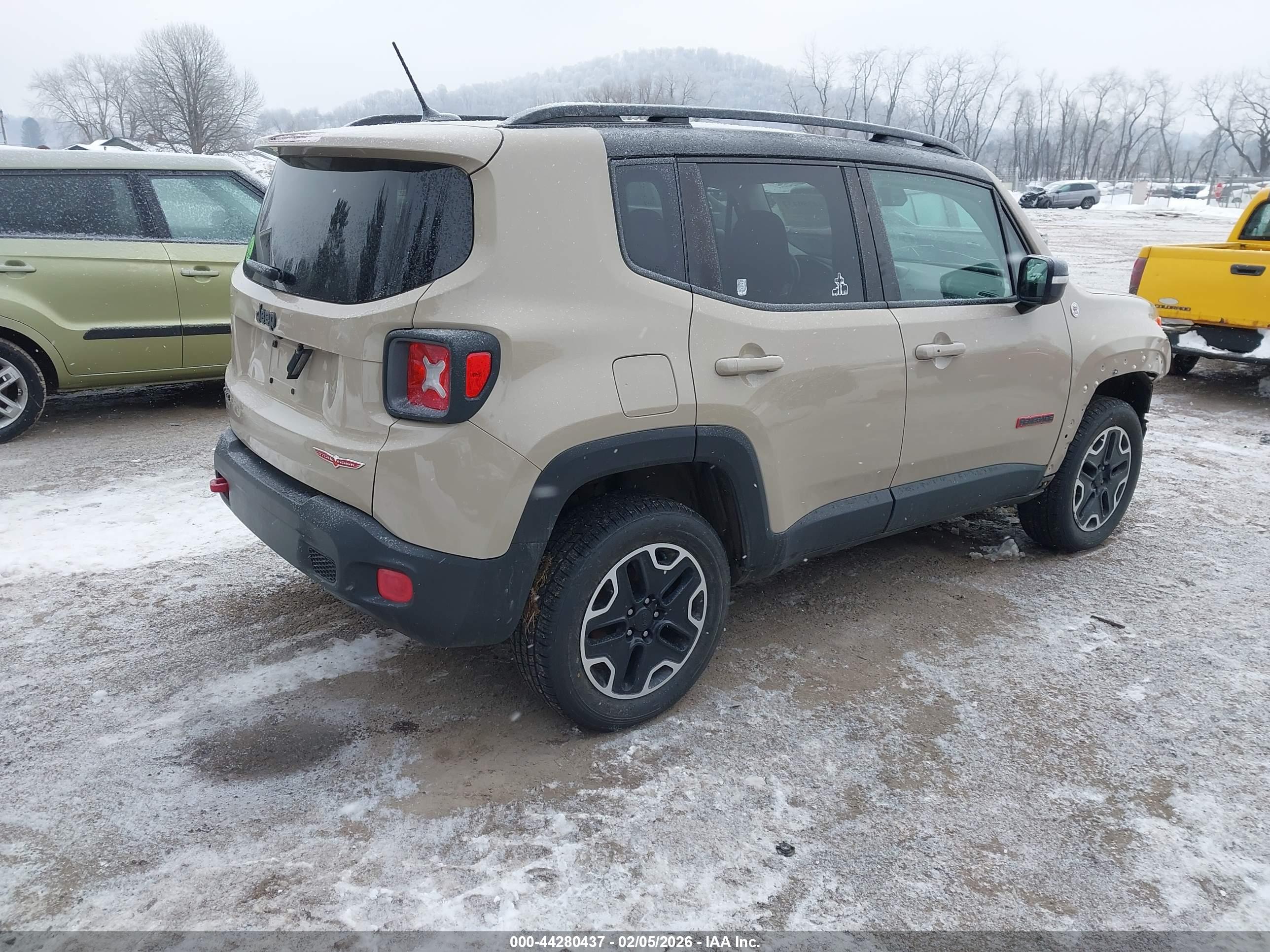 JEEP RENEGADE image 4