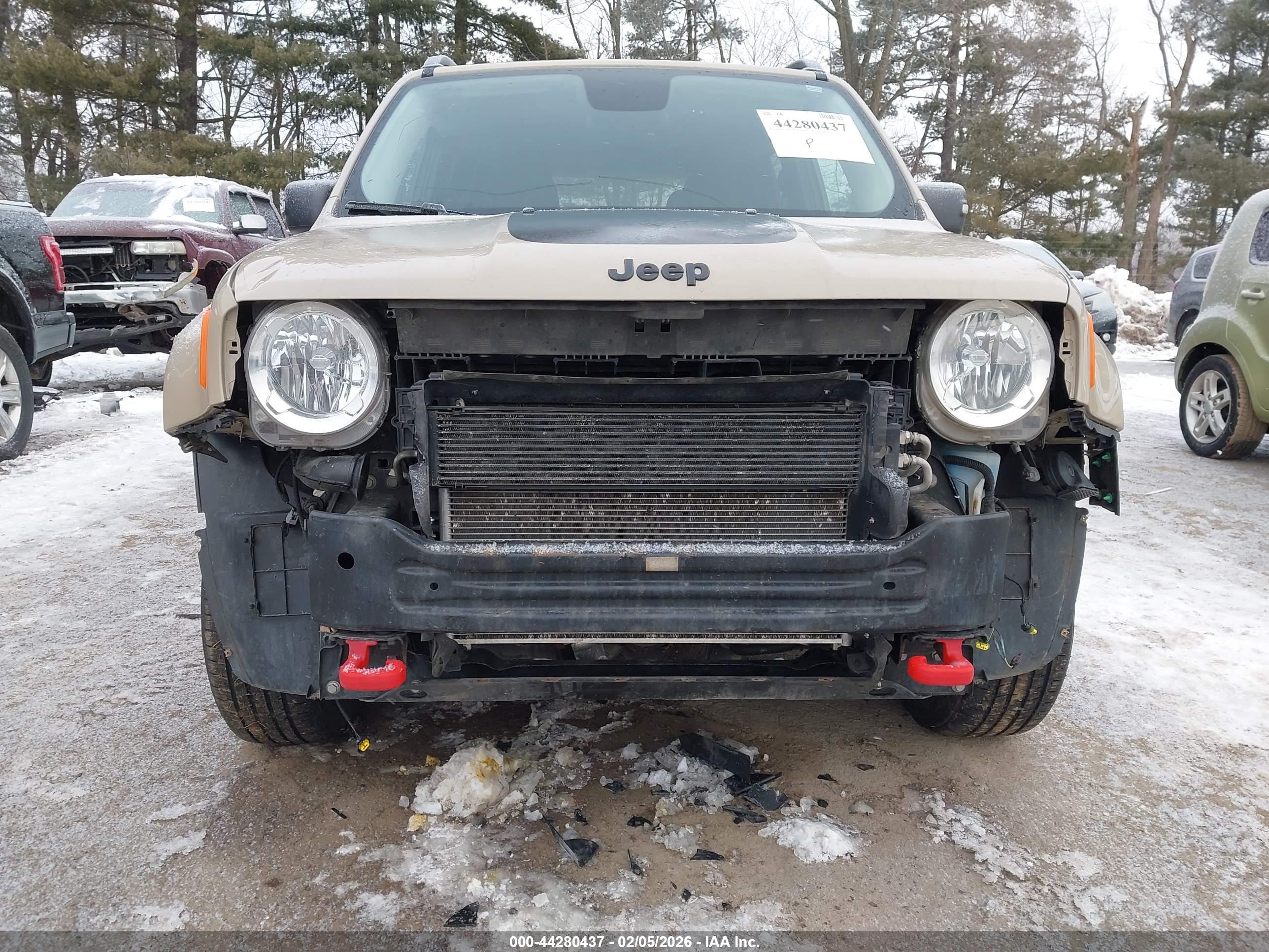 JEEP RENEGADE image 6