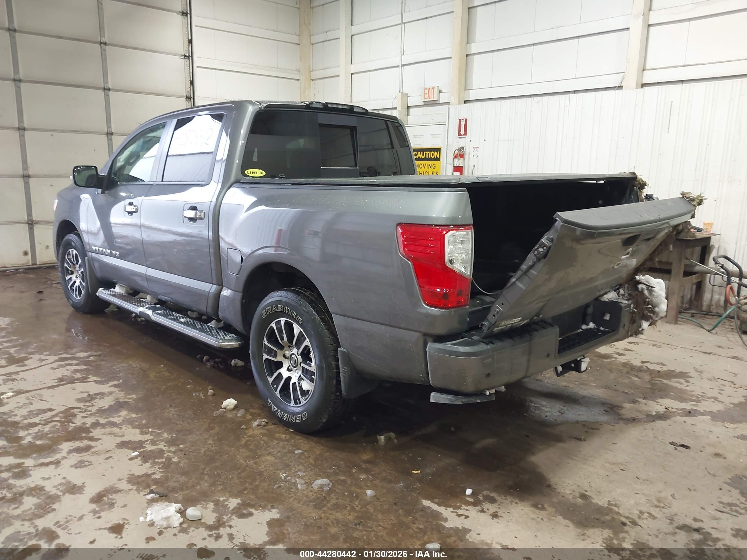 NISSAN TITAN image 3