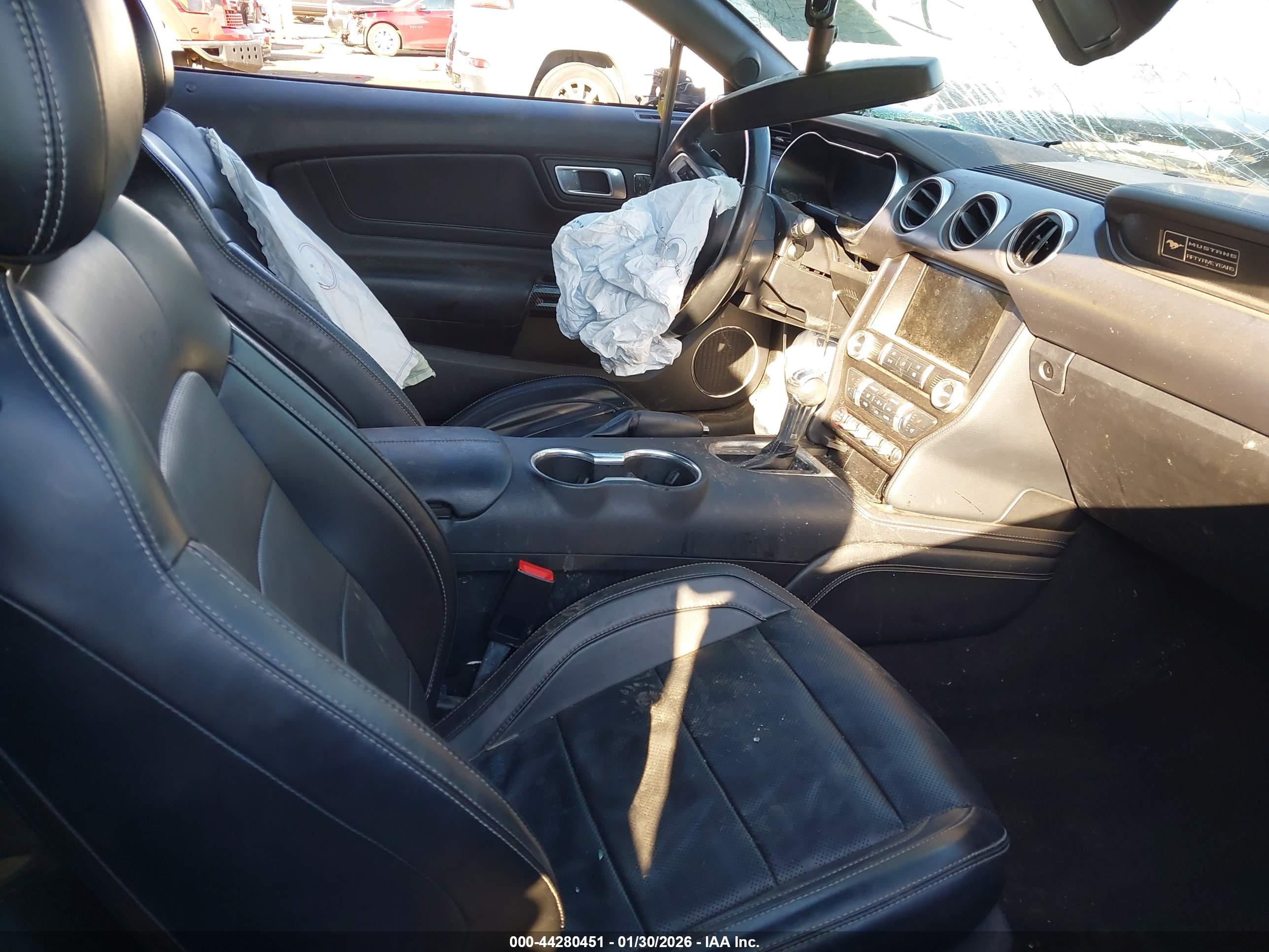 FORD MUSTANG image 5