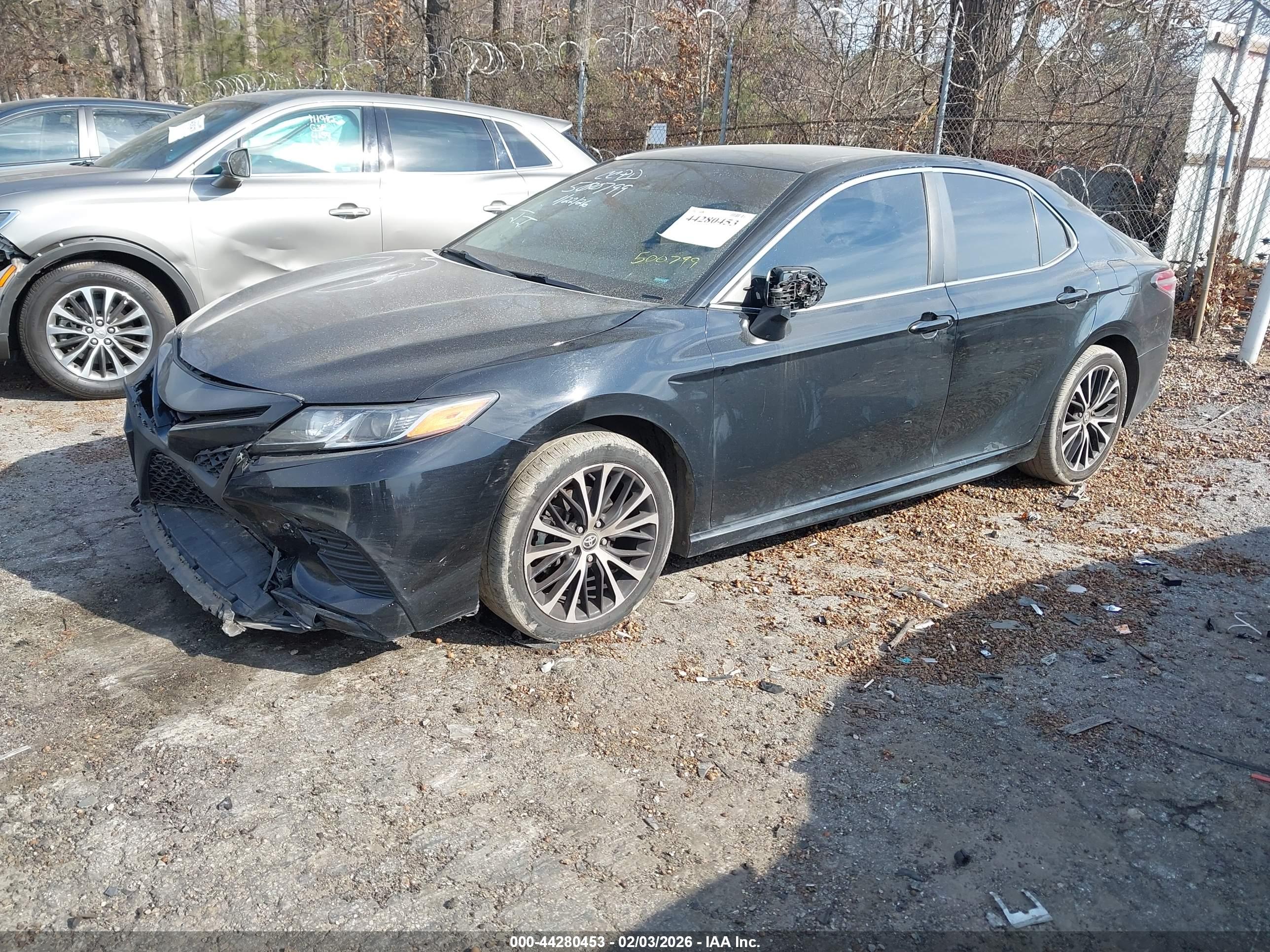 TOYOTA CAMRY image 2