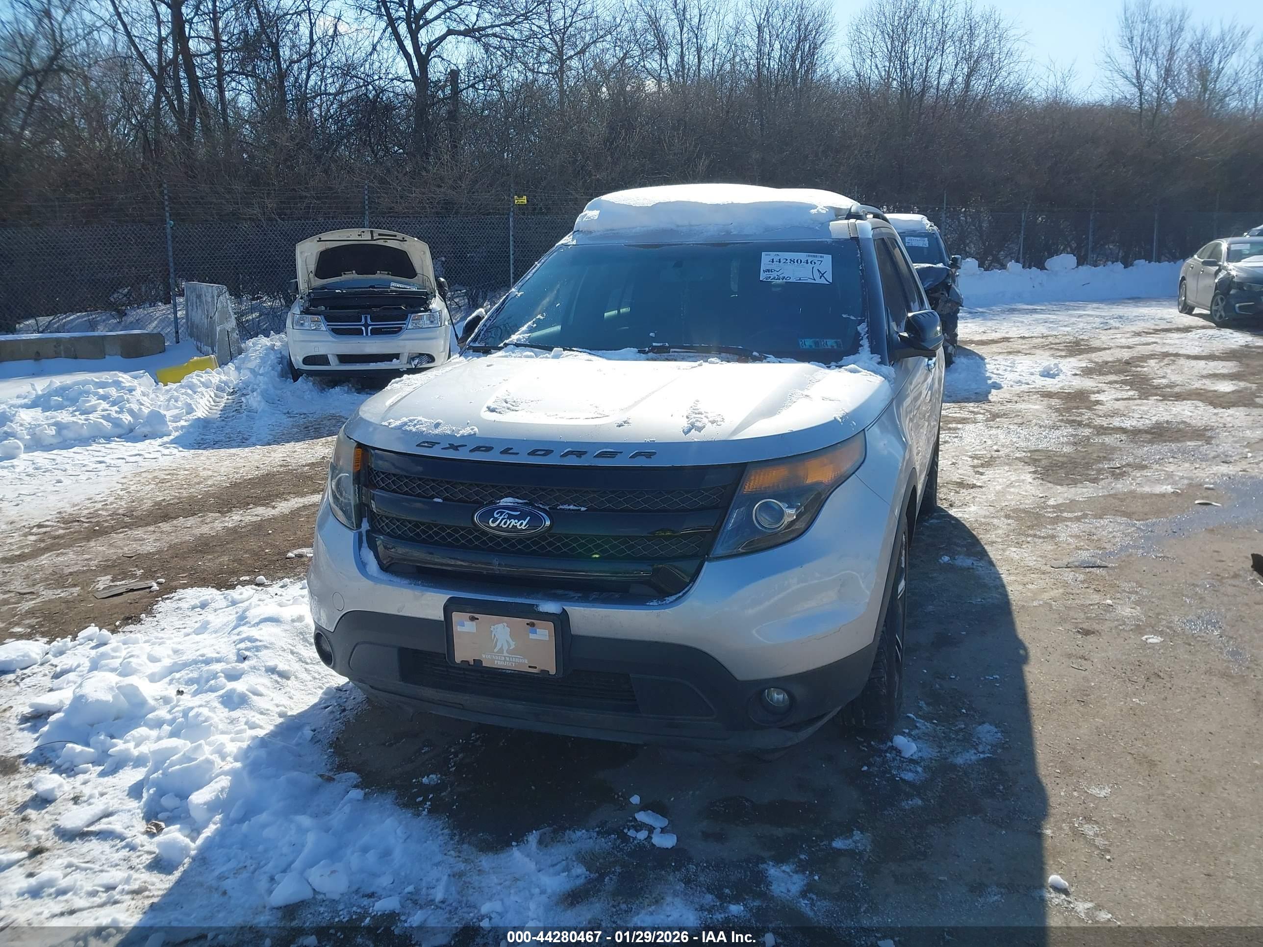 FORD EXPLORER image 6