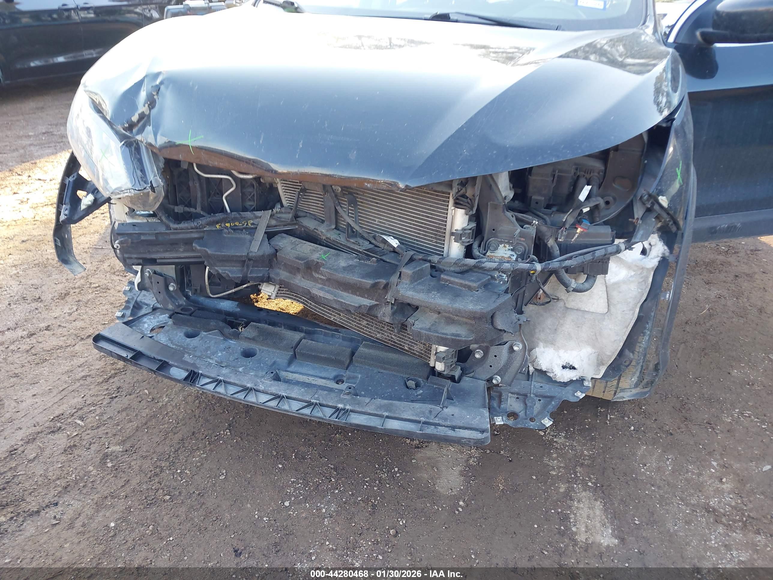 NISSAN ROGUE image 6