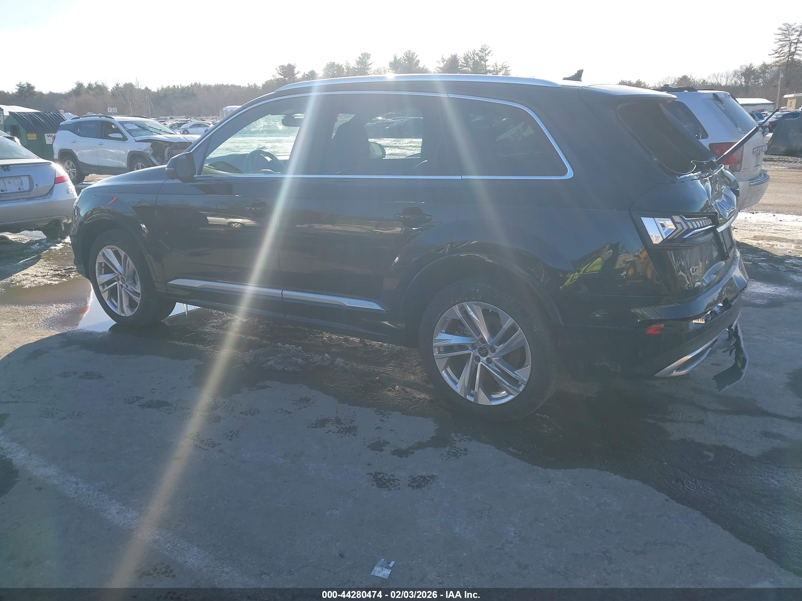 AUDI Q7 image 3