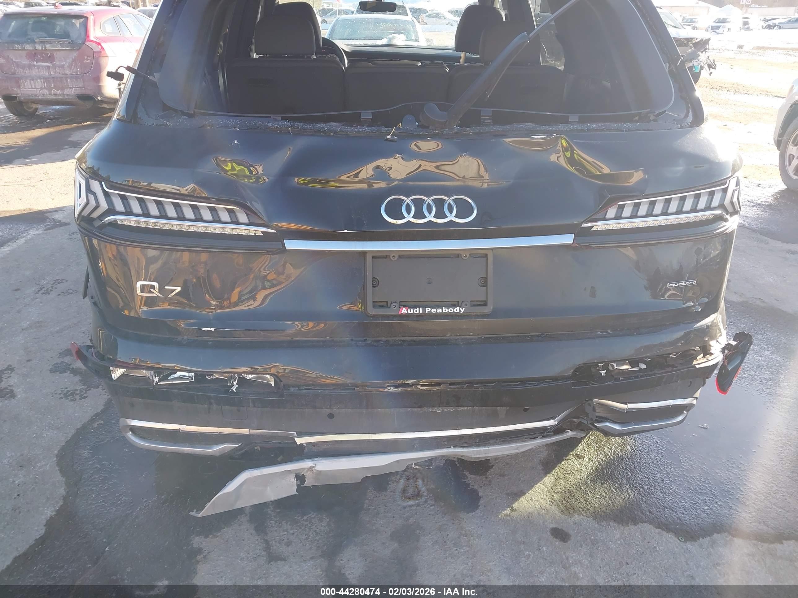 AUDI Q7 image 6