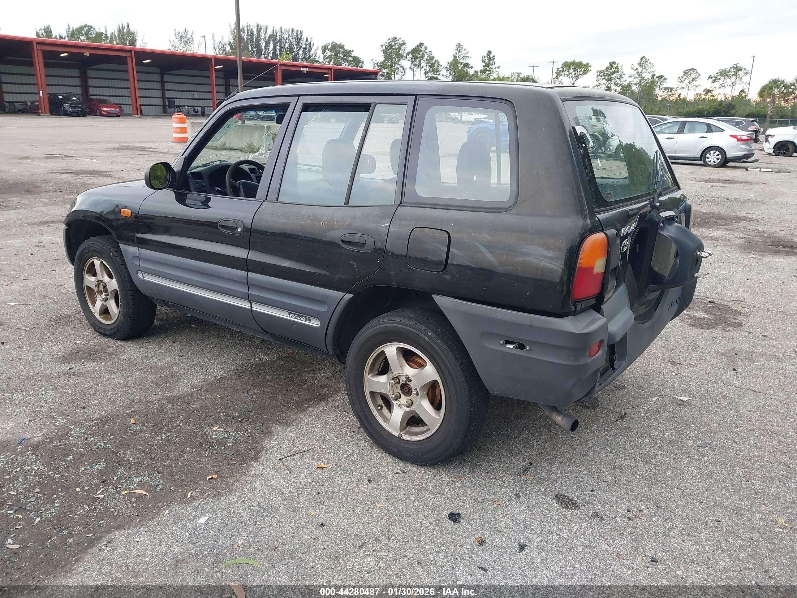 TOYOTA RAV4 image 3
