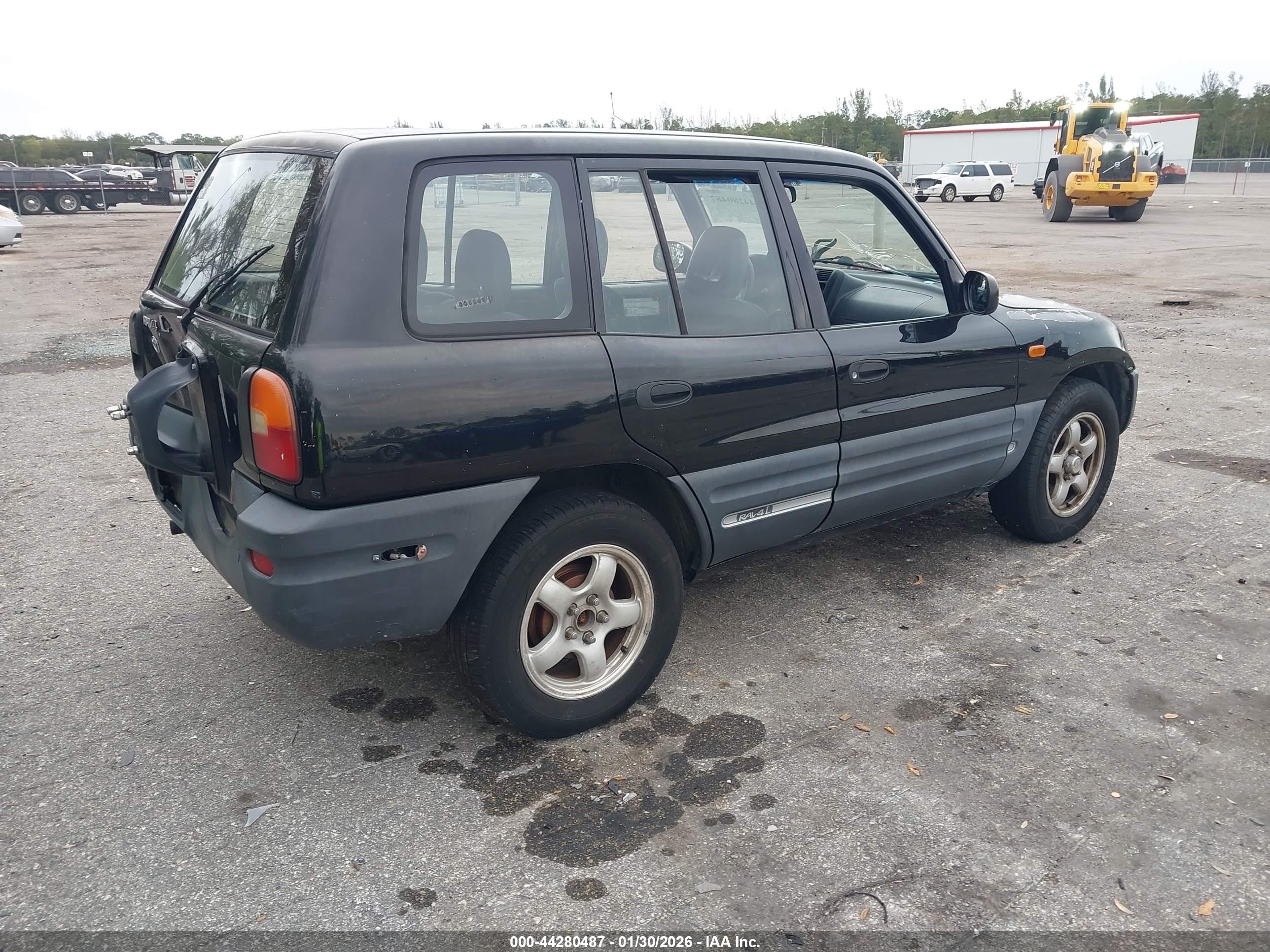 TOYOTA RAV4 image 4