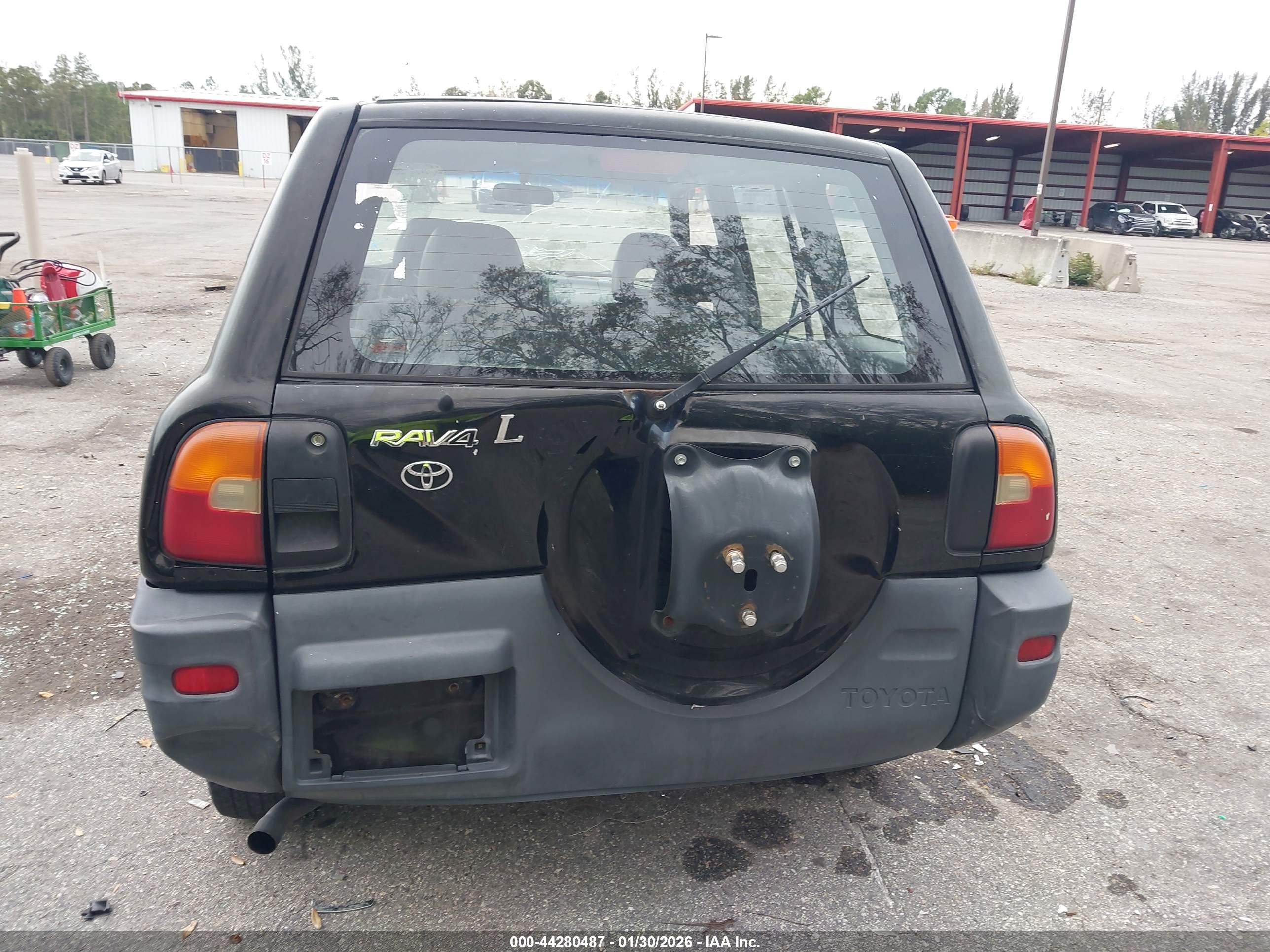 TOYOTA RAV4 image 6