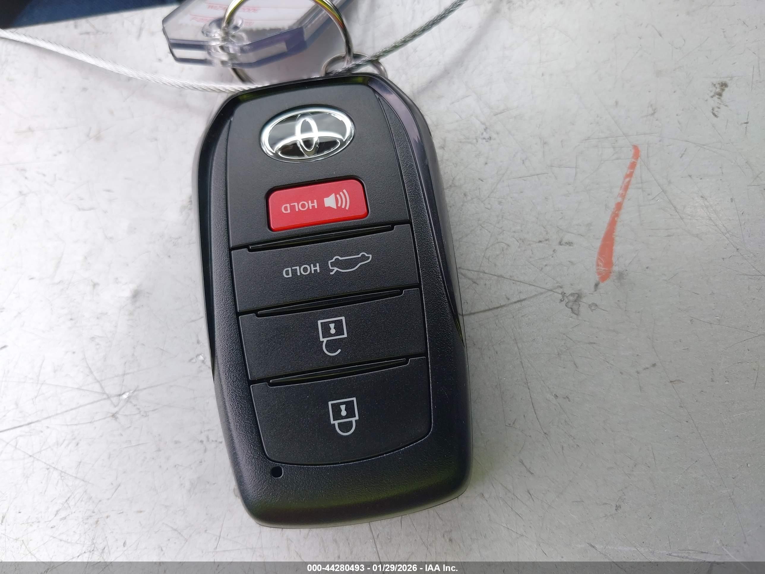TOYOTA CAMRY image 11