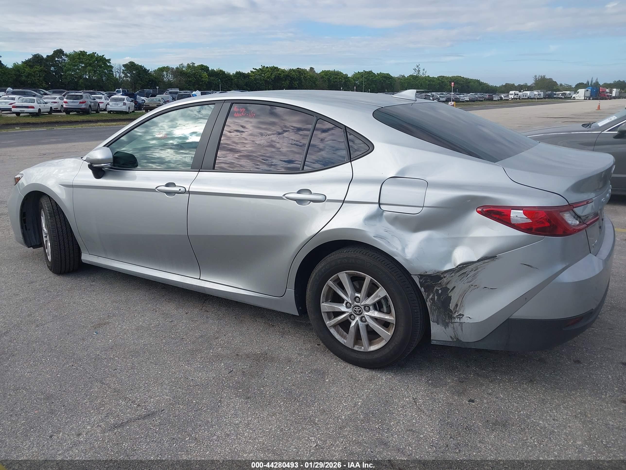 TOYOTA CAMRY image 6