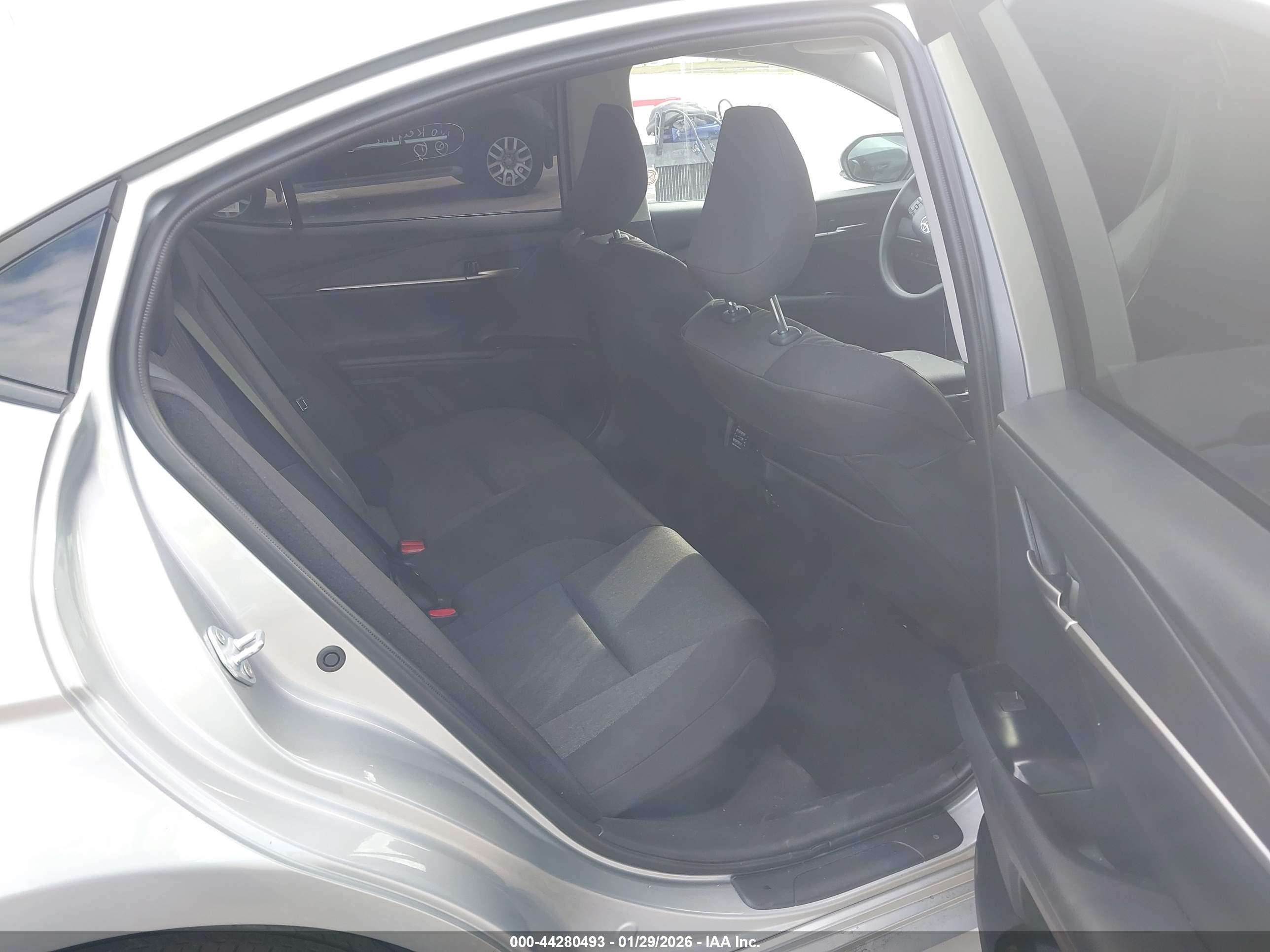 TOYOTA CAMRY image 8