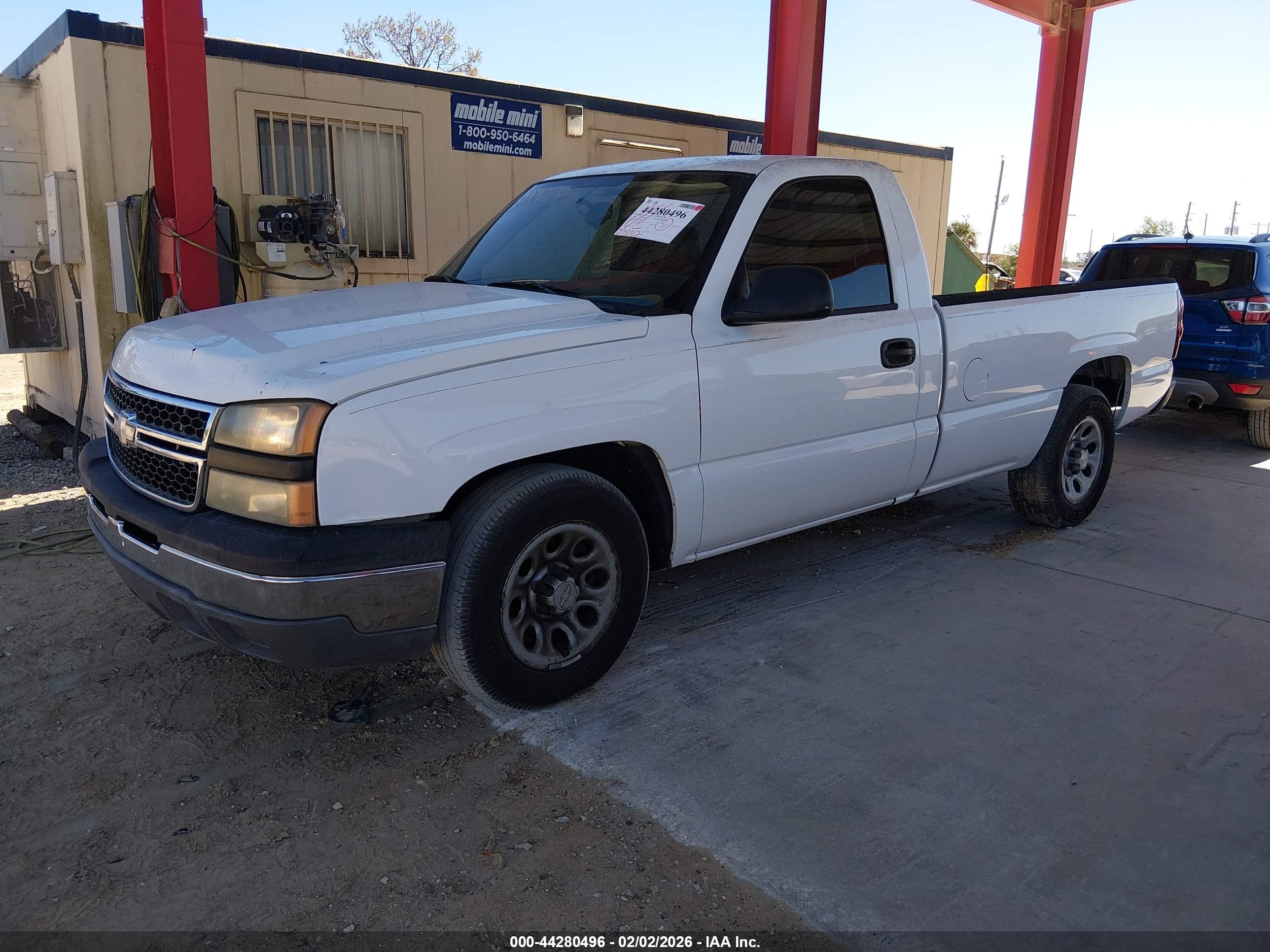 CHEVROLET SILVERADO image 2