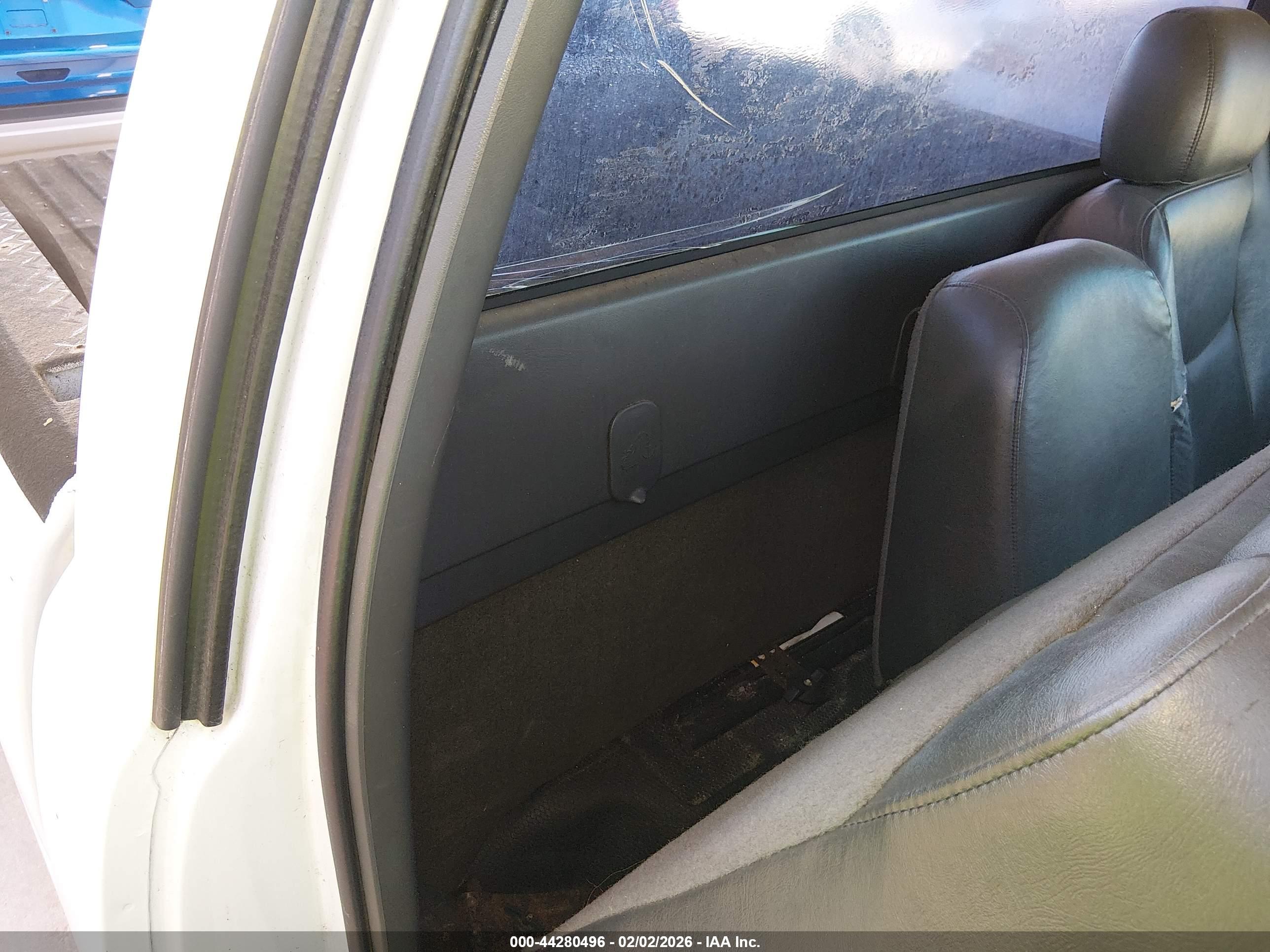 CHEVROLET SILVERADO image 8