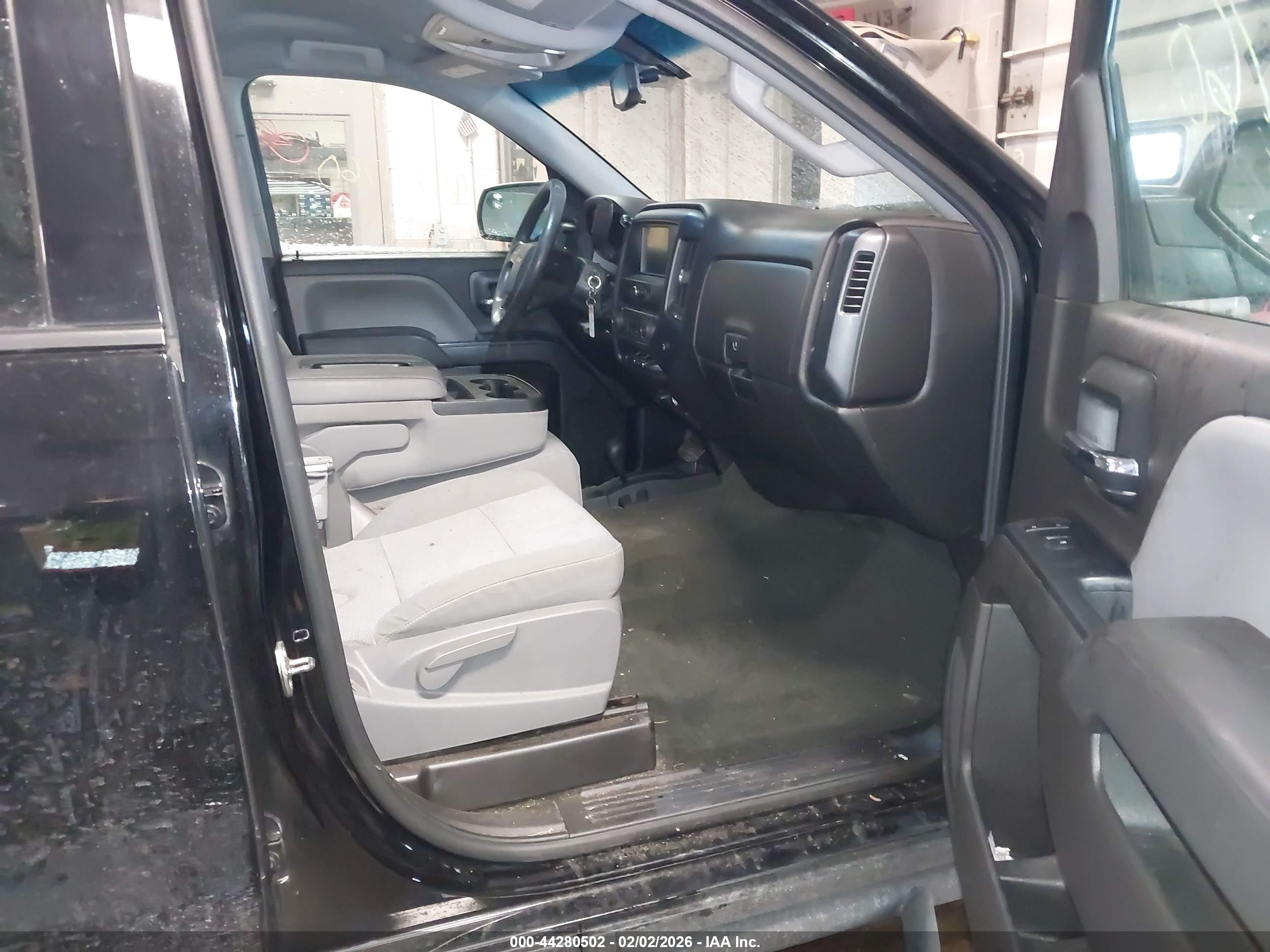 CHEVROLET SILVERADO image 5