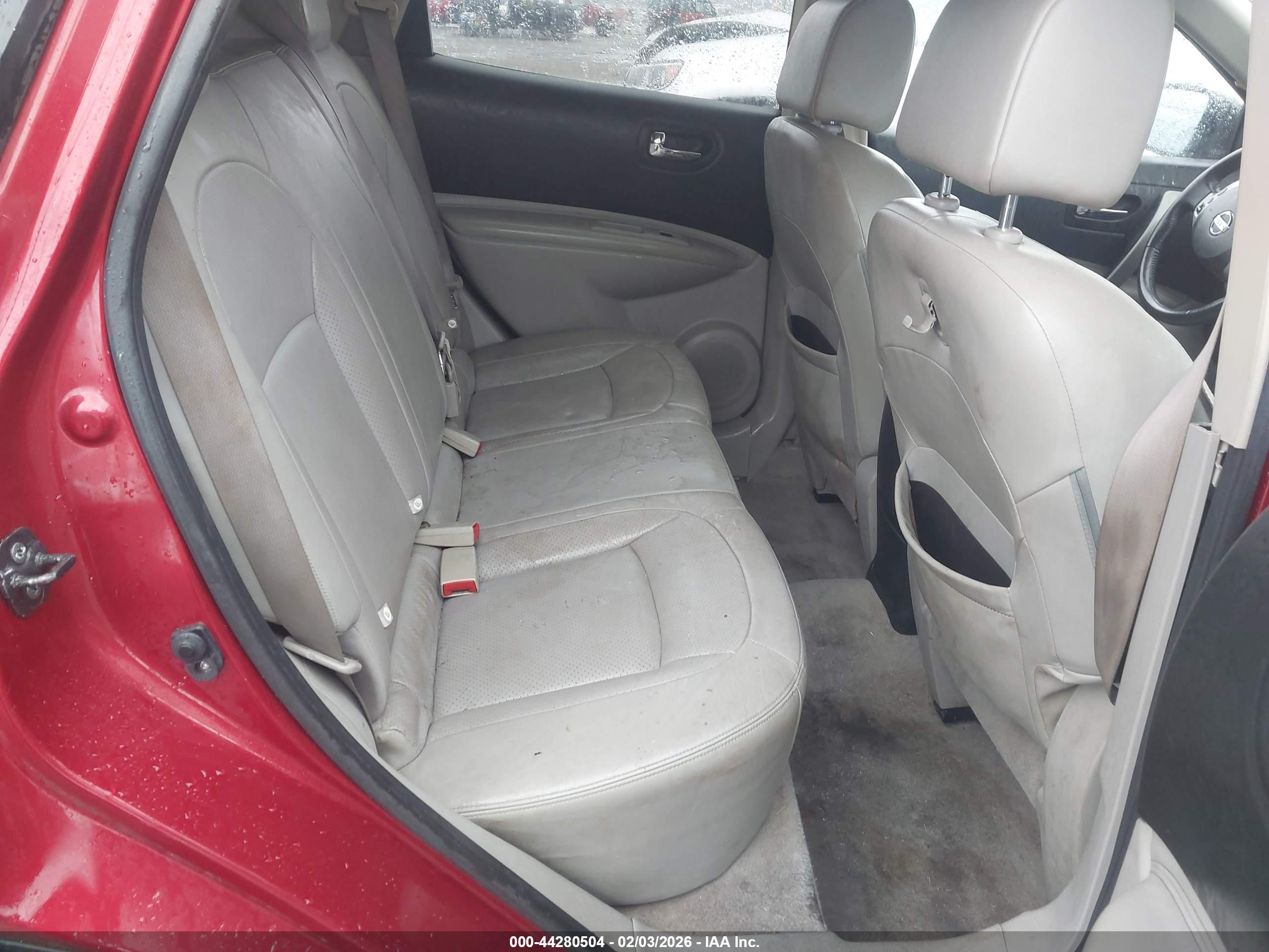 NISSAN ROGUE image 8