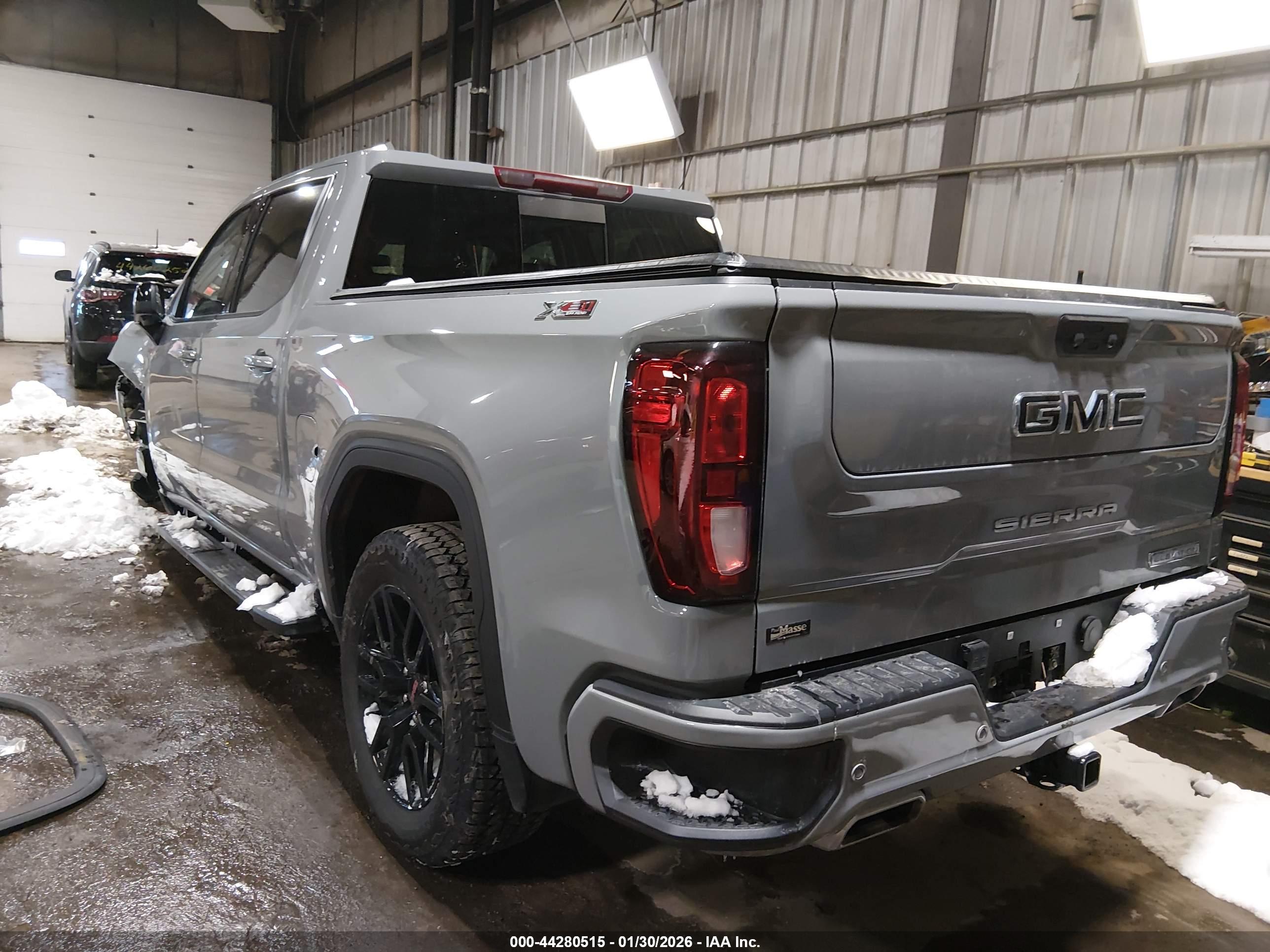 GMC SIERRA image 3